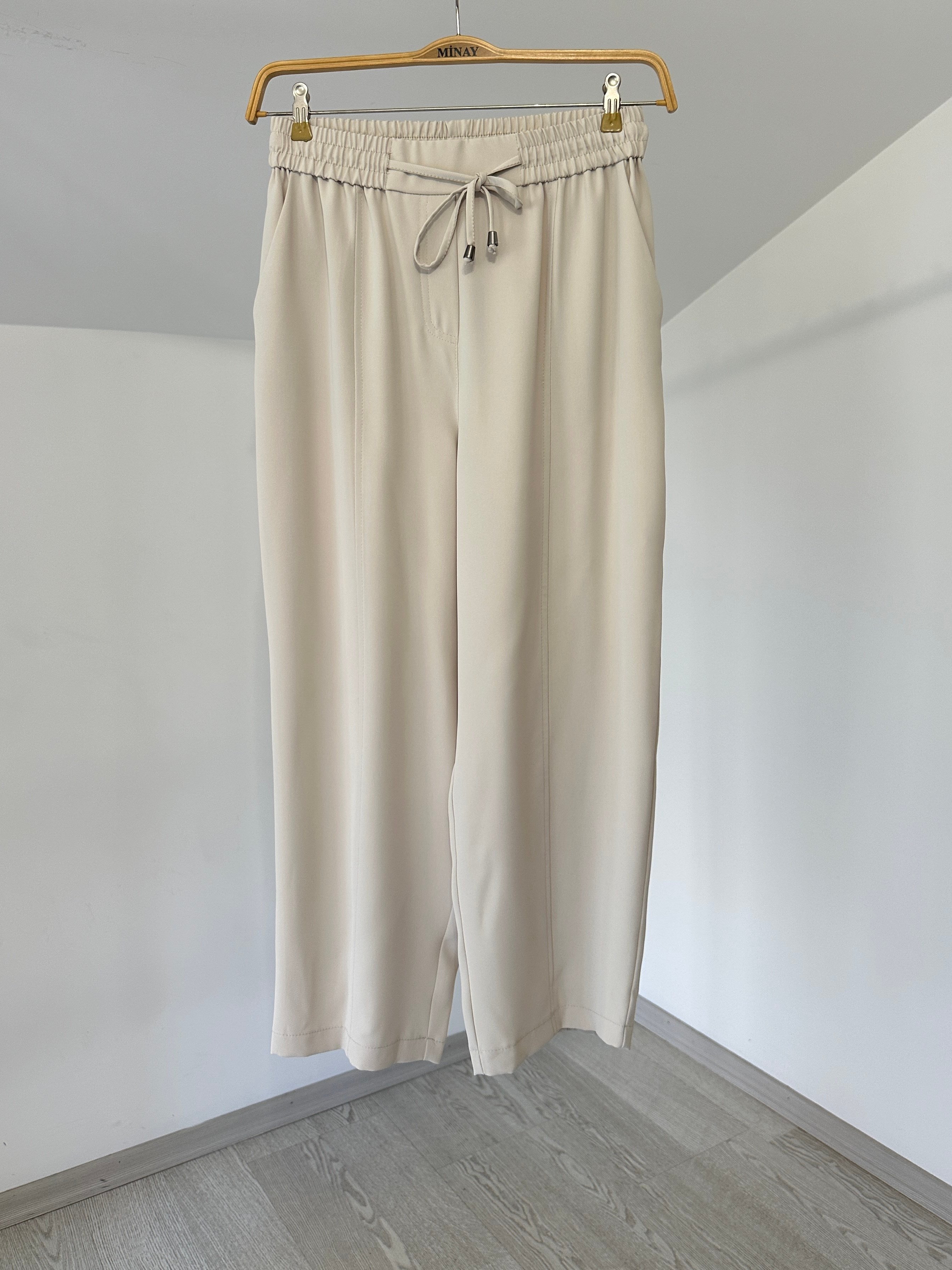5618 Beli Lastikli Dar Paça Pantolon-Bej