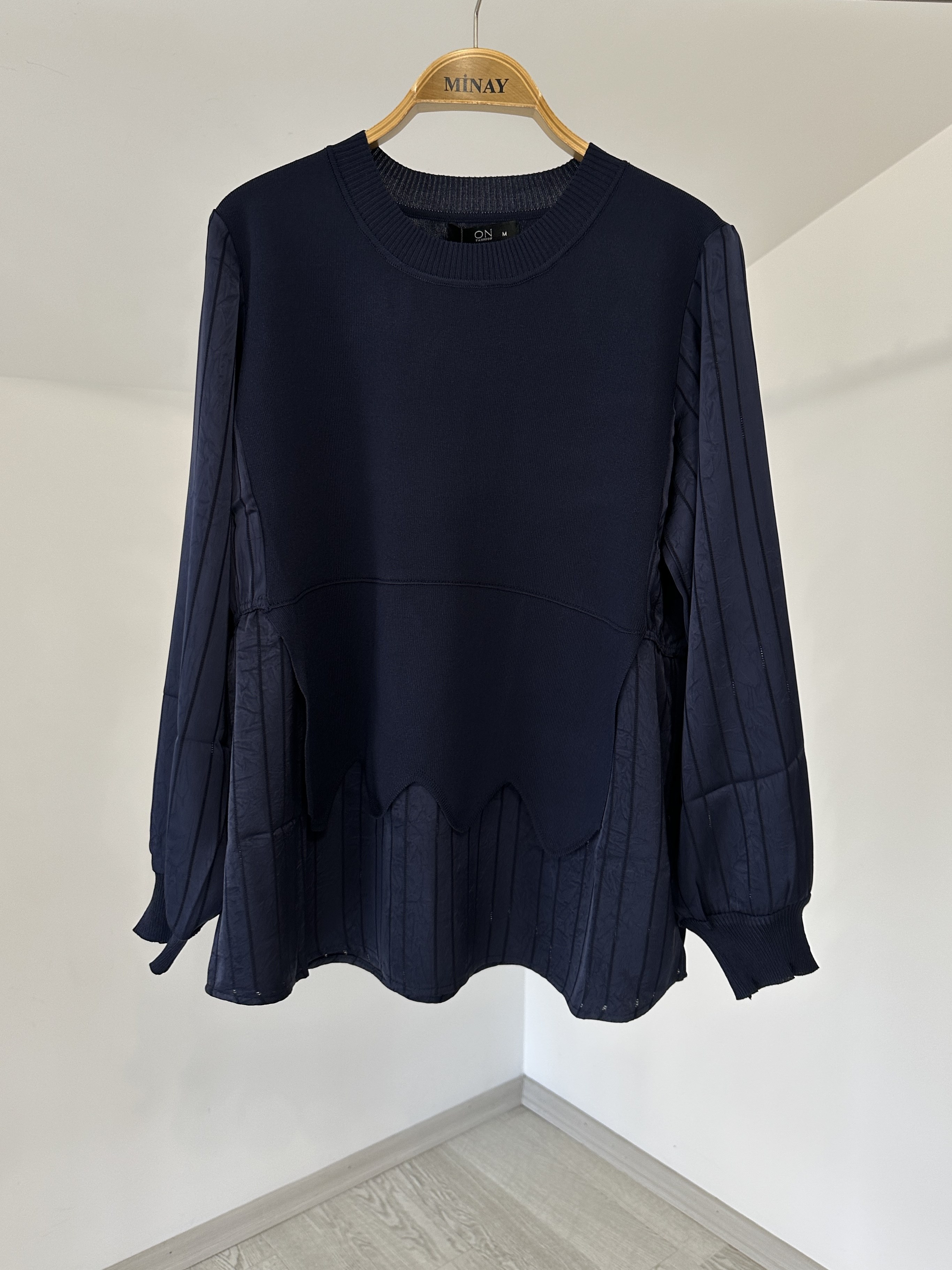 10553 Kumaş Garnili Dilimli Triko Bluz-Lacivert
