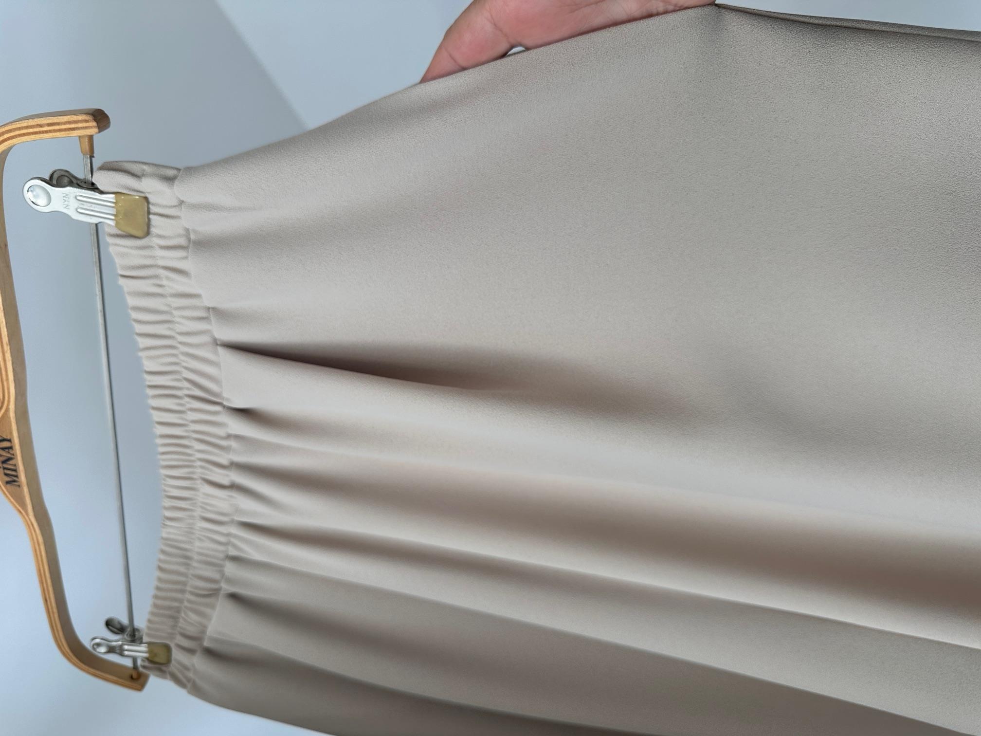 Olomon qizning ichiga kiradi (videoni tomosha qiling) Eng chiroyli lezbiyenlar ishtirokidagi porno