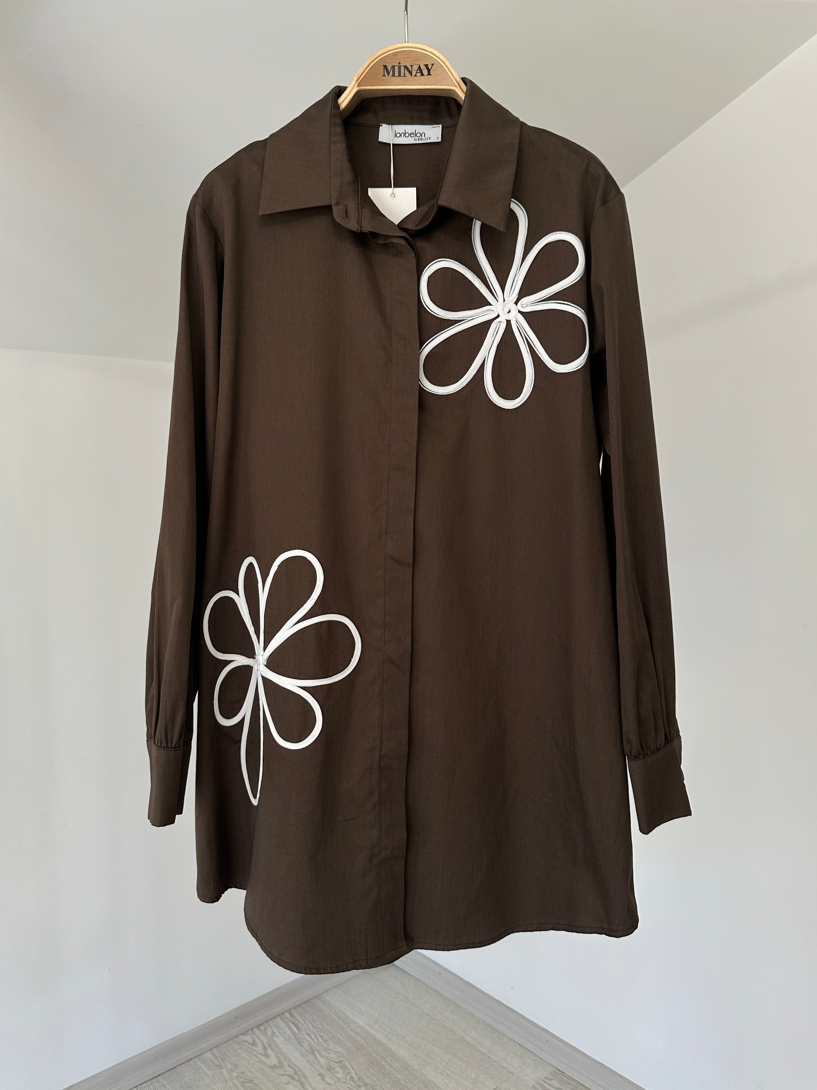 1625 Çiçek Aplikeli Tunik-Kahverengi