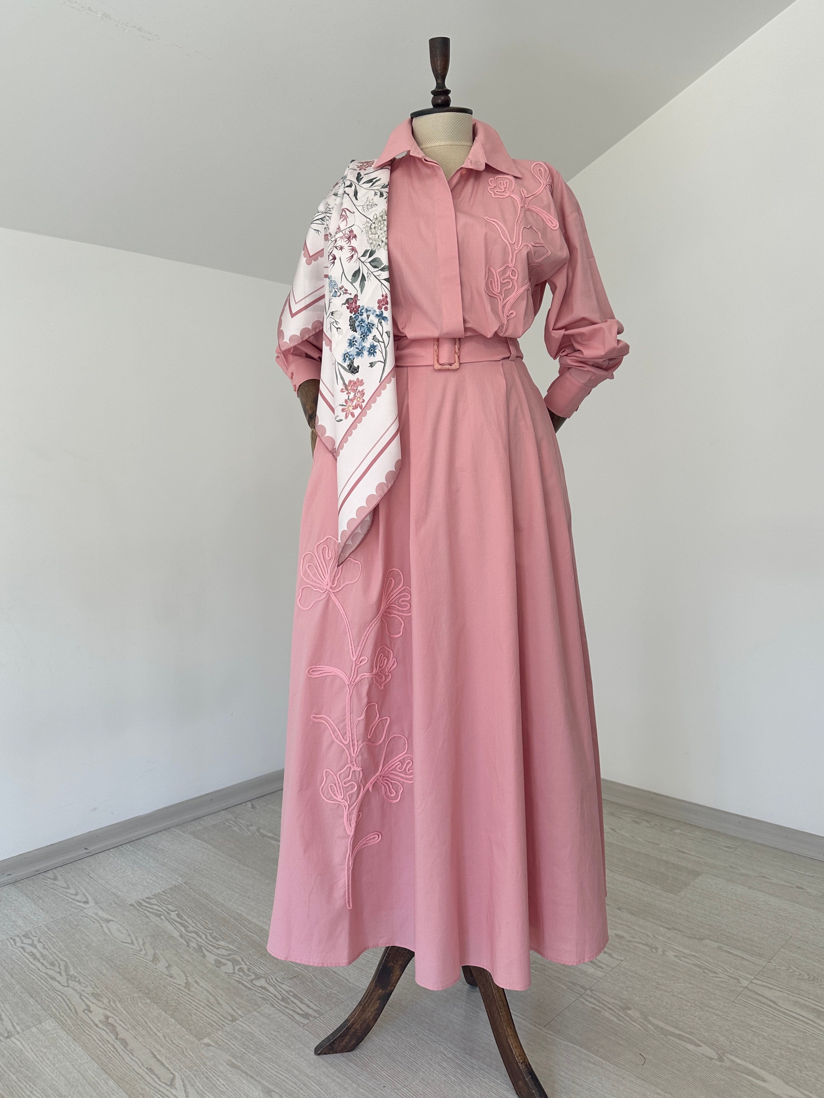218273 Kendi Kumaşından Kemerli Pamuklu Elbise-Pembe