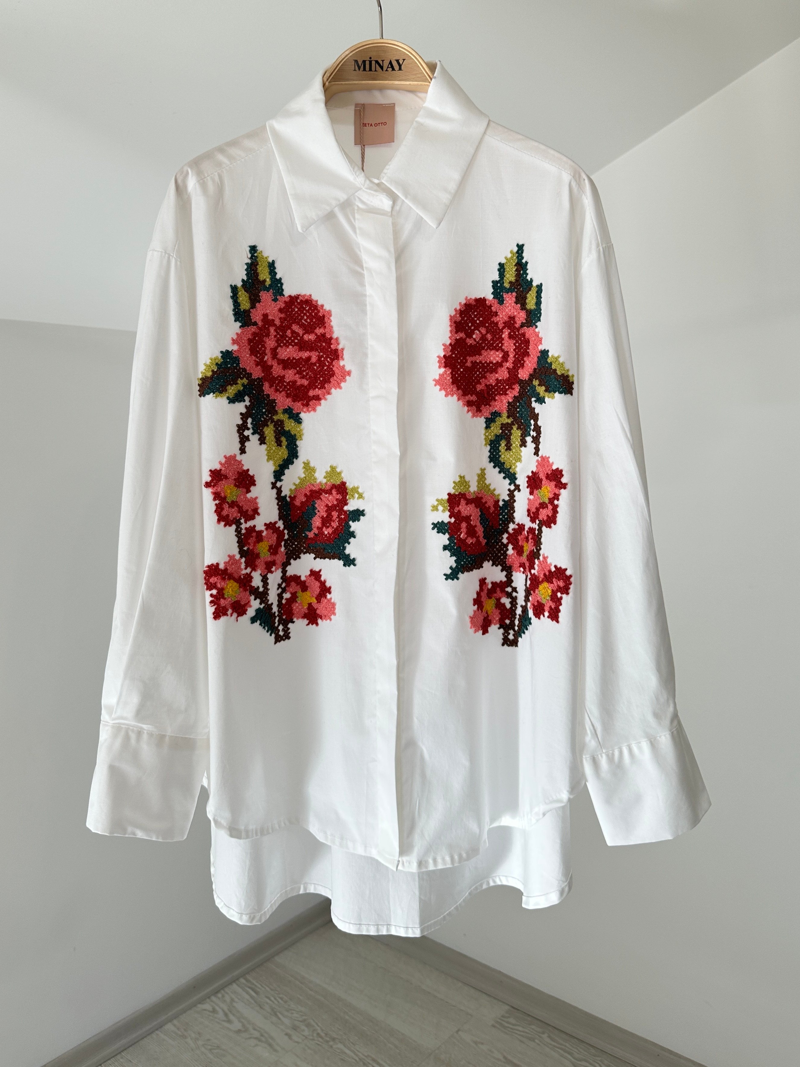33161 Kanaviçe Gül İşlemeli Tunik-Beyaz