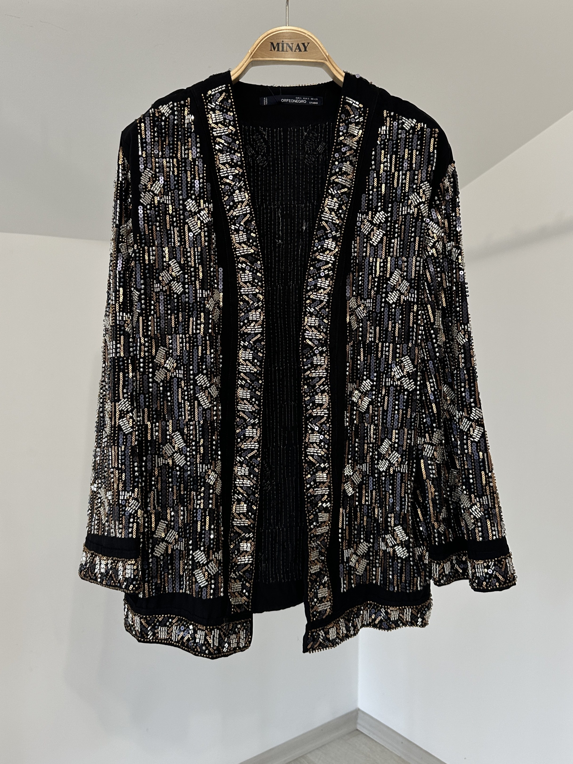 34902 Payet ve Boncuk İşlemeli Kimono Ceket-Siyah