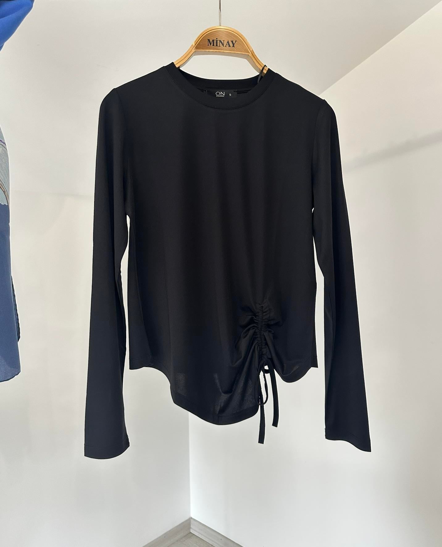 71481 Etek Ucu Büzgü Detaylı Bluz-Siyah