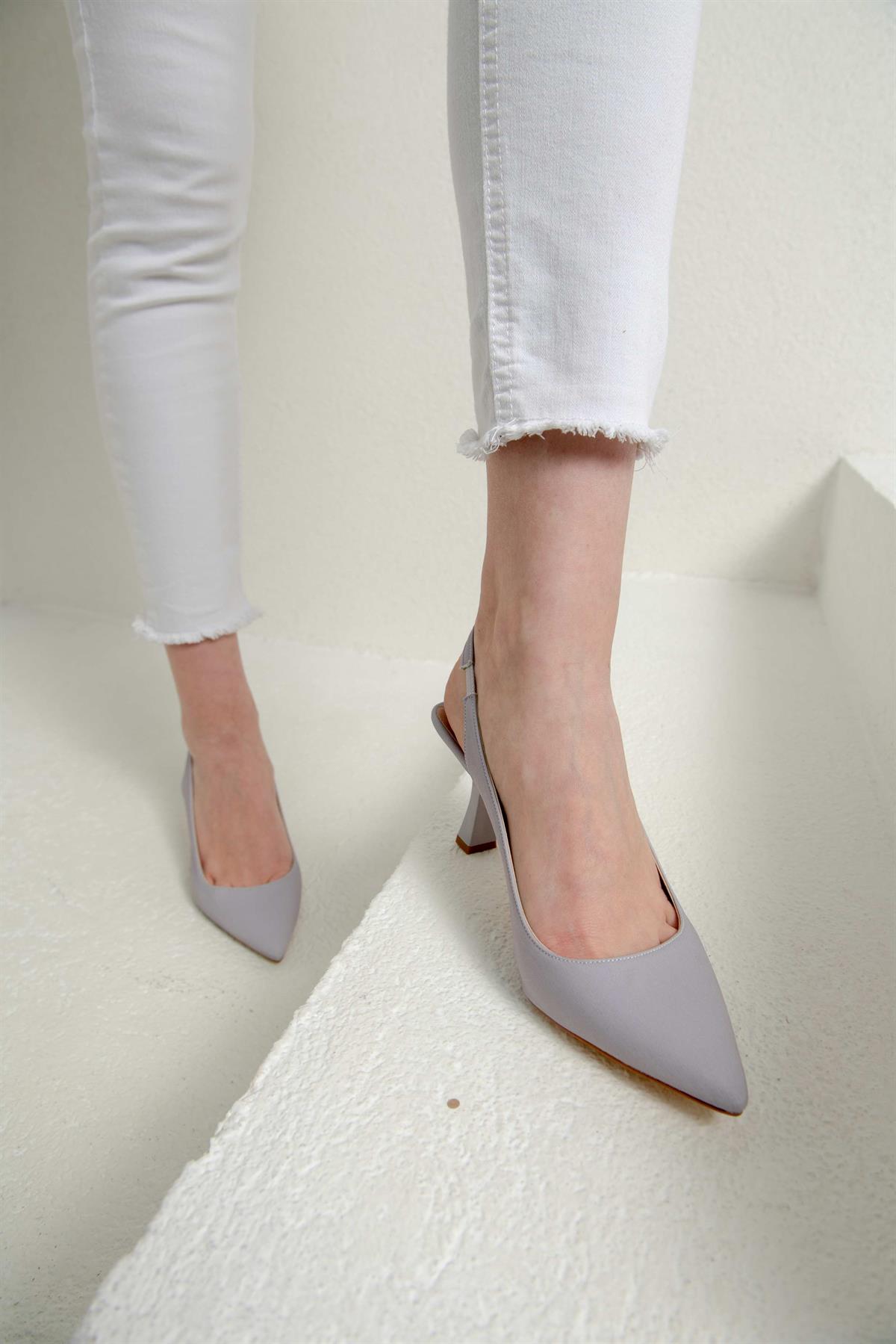 Gri Mat Saten Zara Kumaş 8 cm Kadın Topuklu Ayakkabı