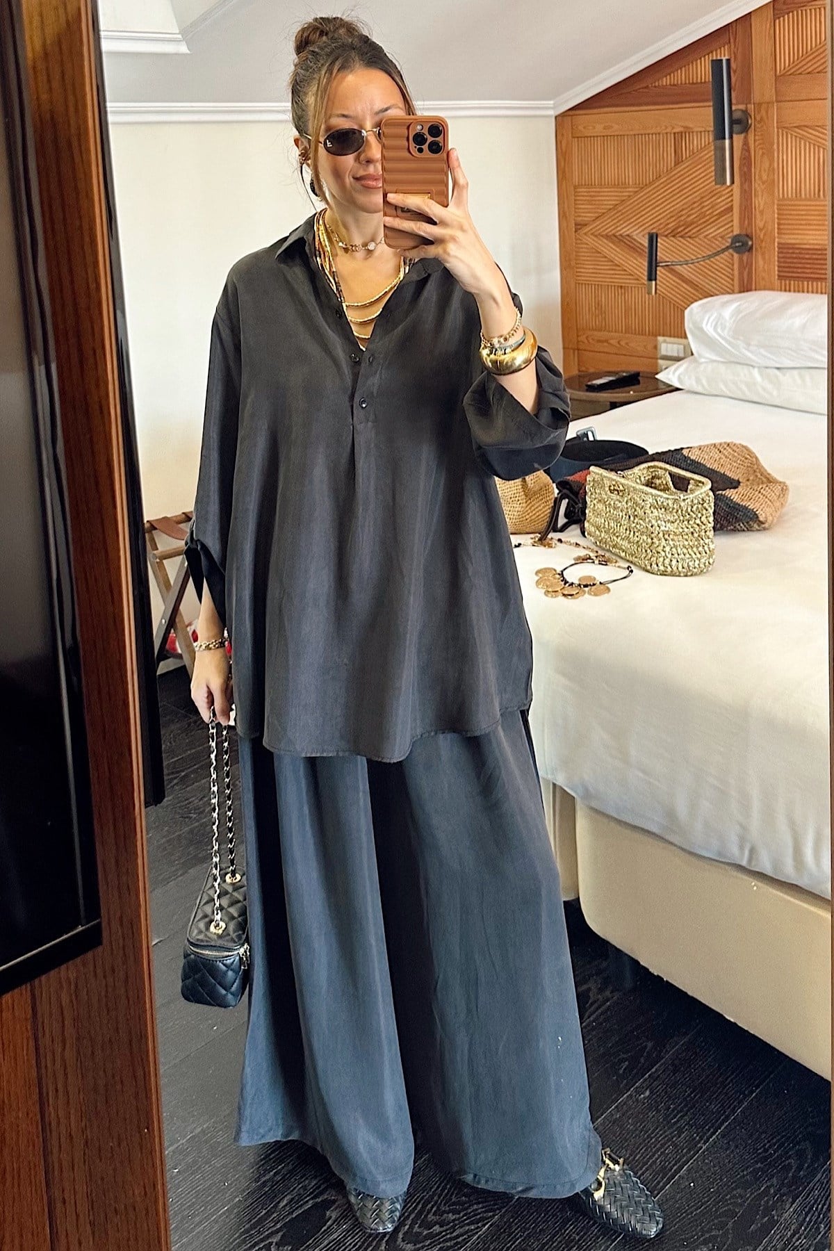 Arkası Düğmeli Takım - Siyah