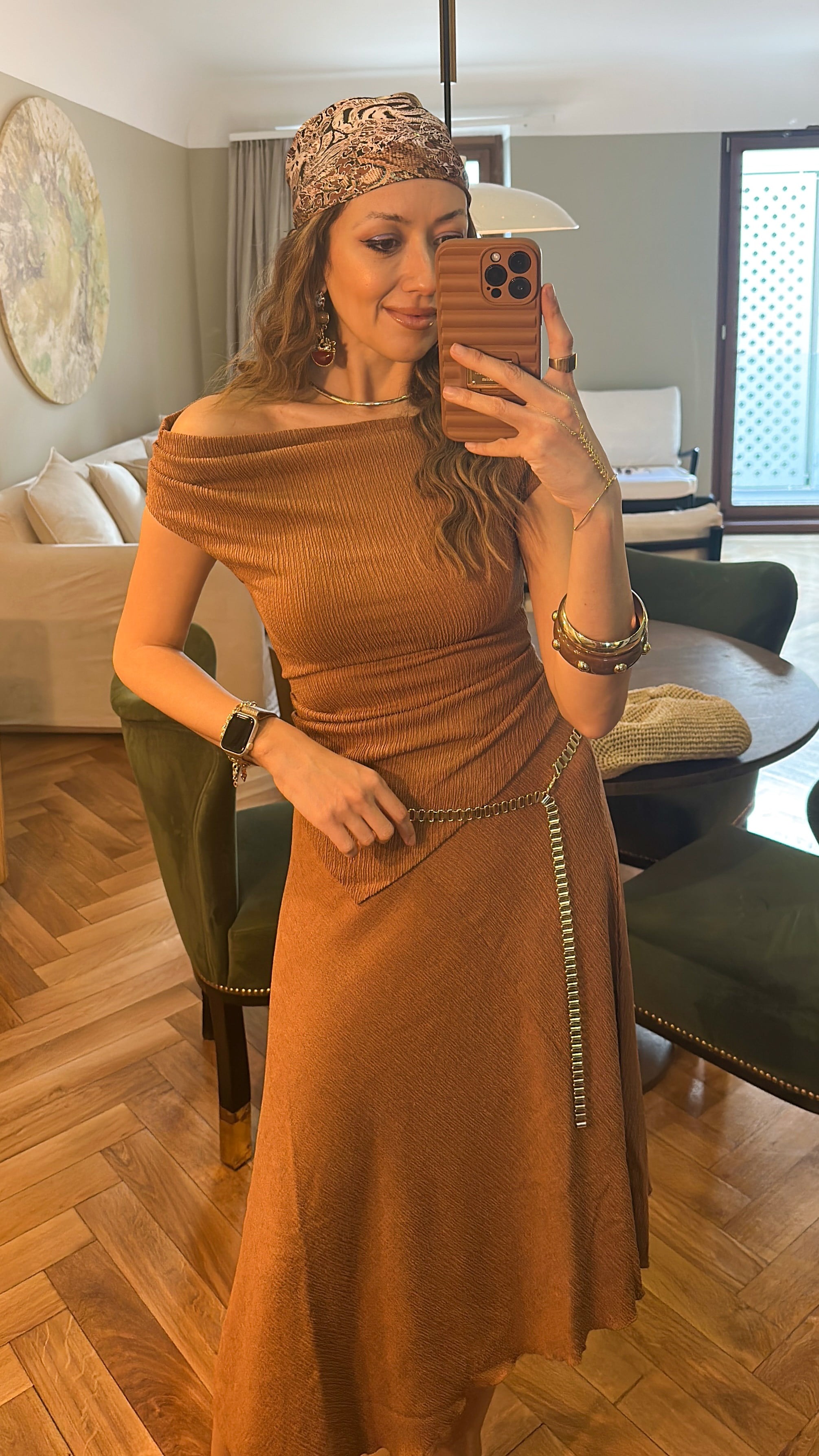 Kayık Yaka Bluz- Tarçın