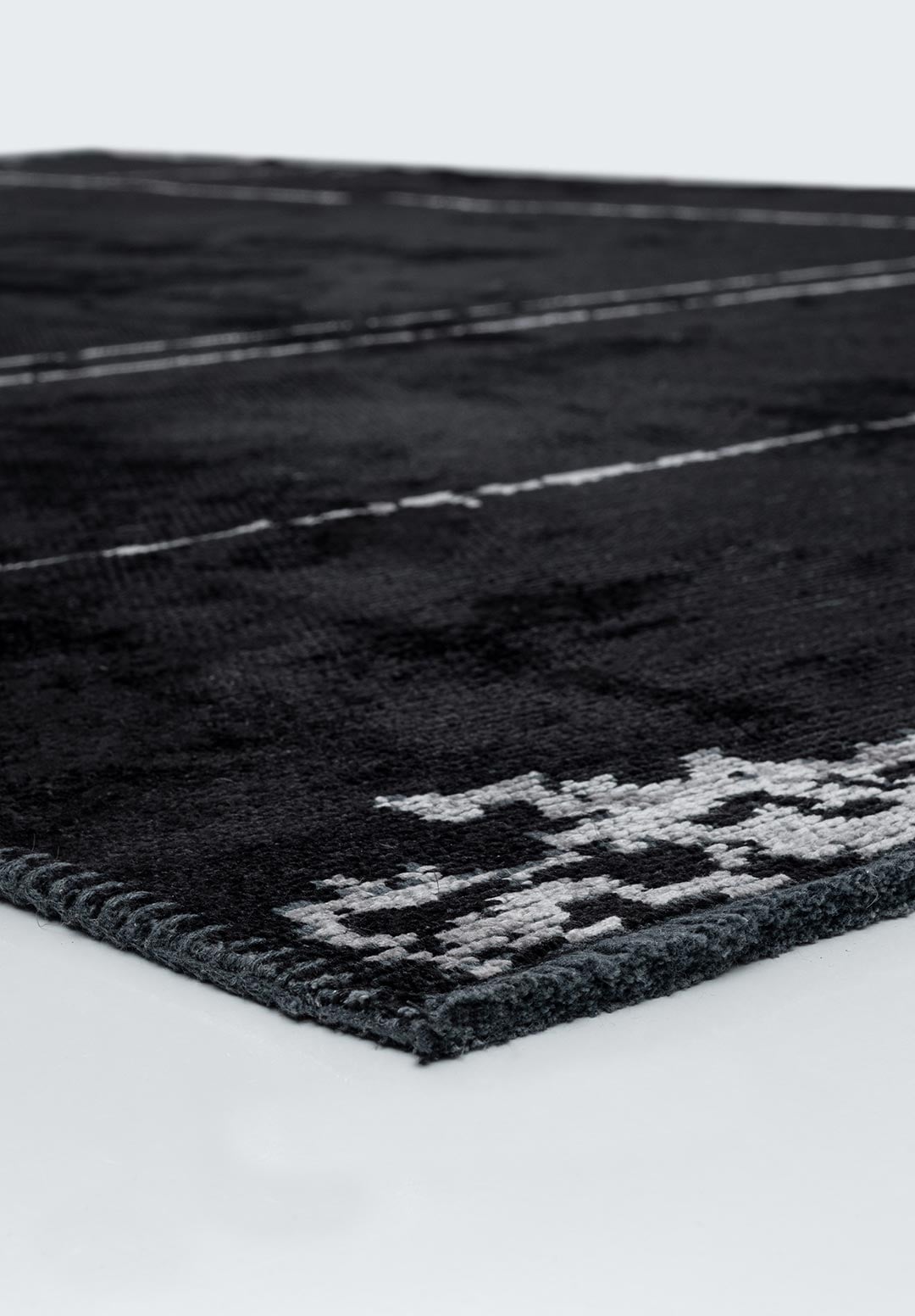 BARBER LIGHT GREY - BLACK RUG