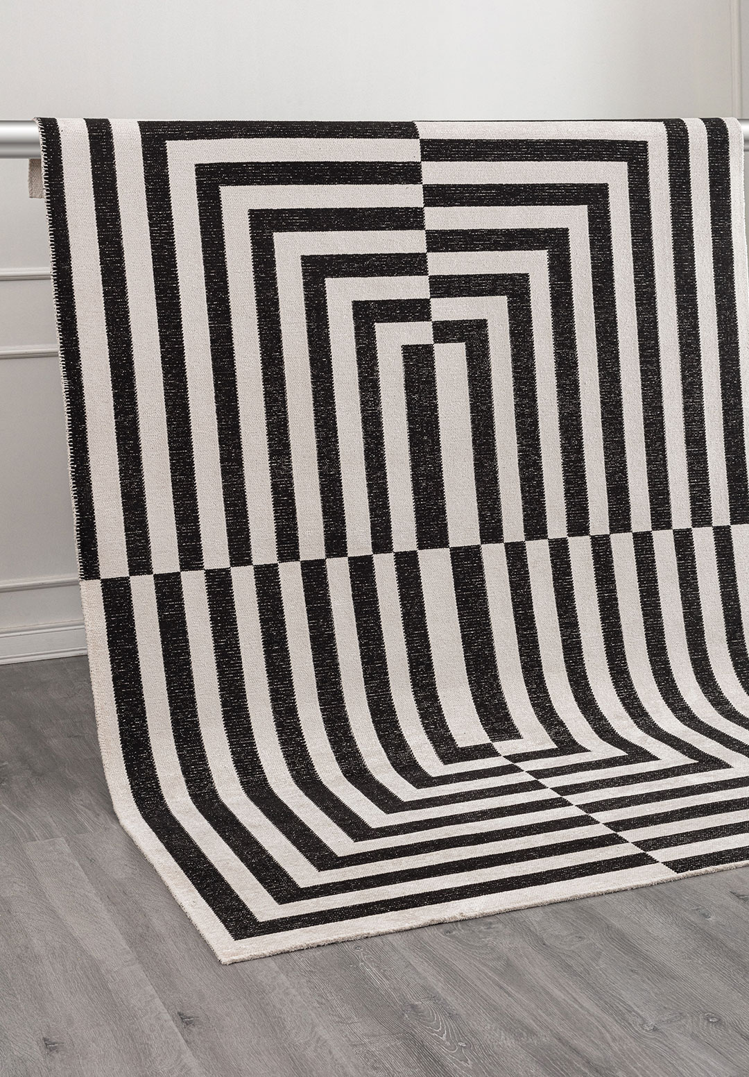 ENIGMA BLACK - ECRU RUG