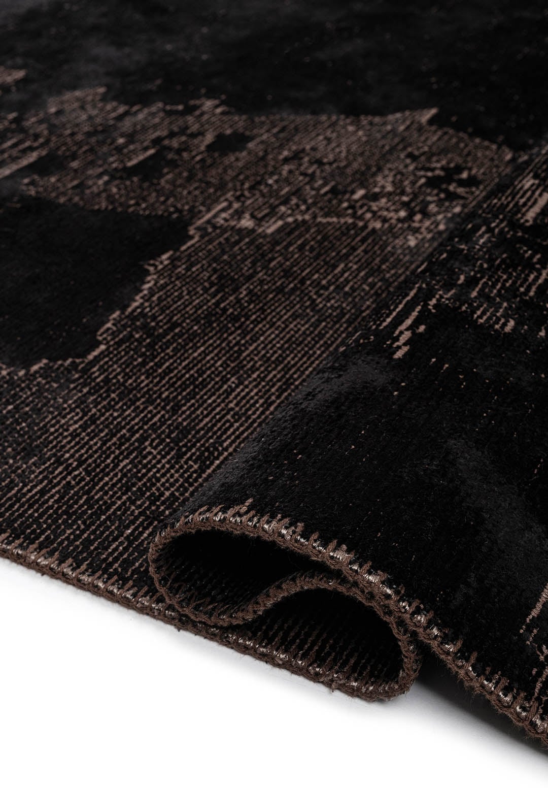 LUSH BLACK RUG