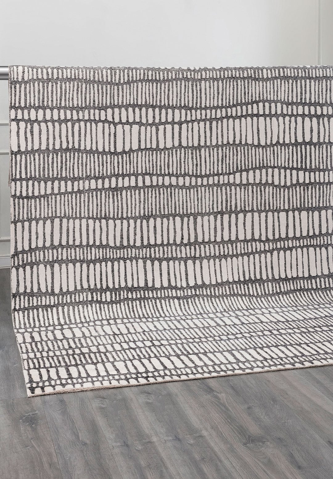 TEMPO BLACK - ECRU RUG