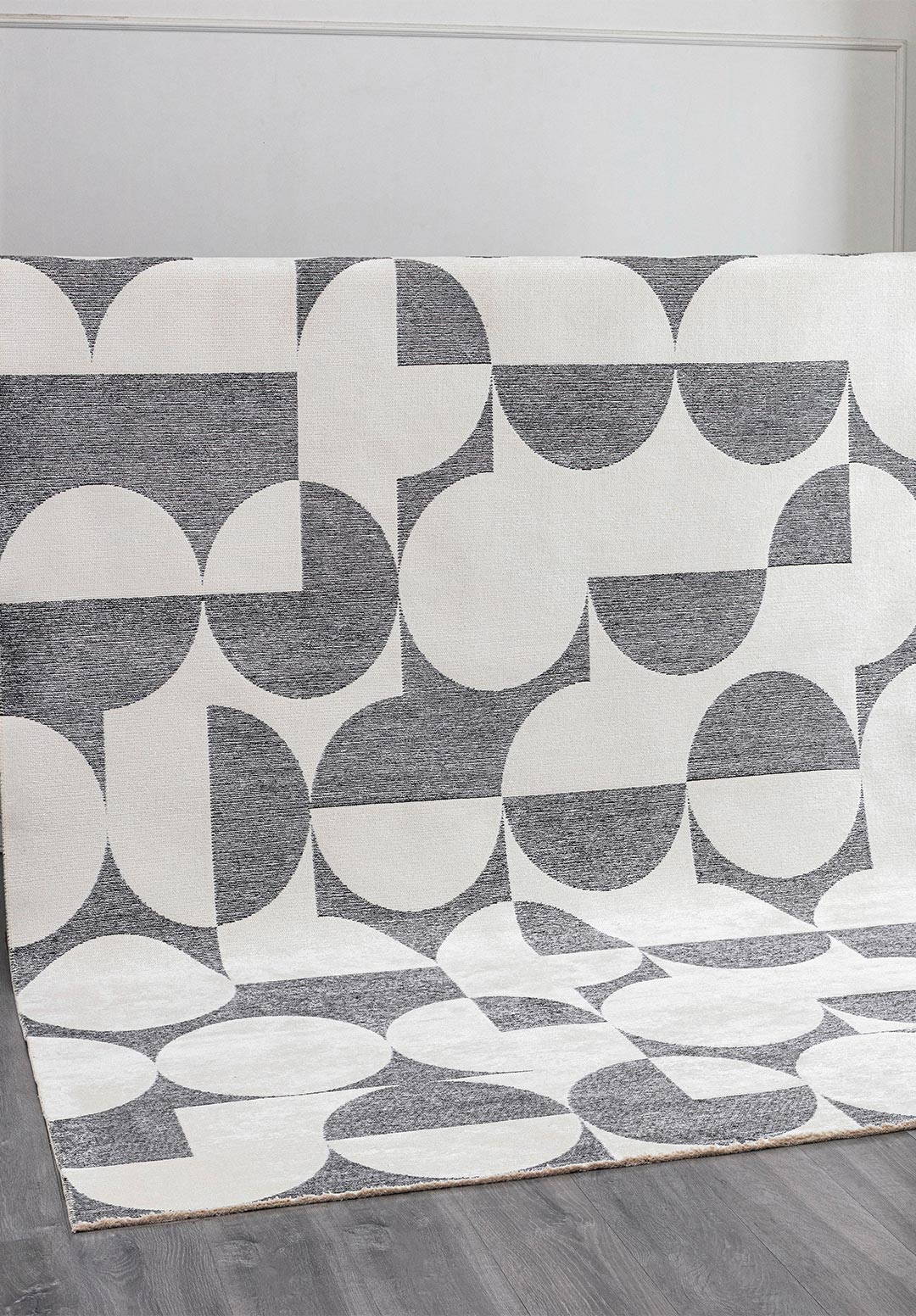 CIRCLE BLACK - WHITE RUG