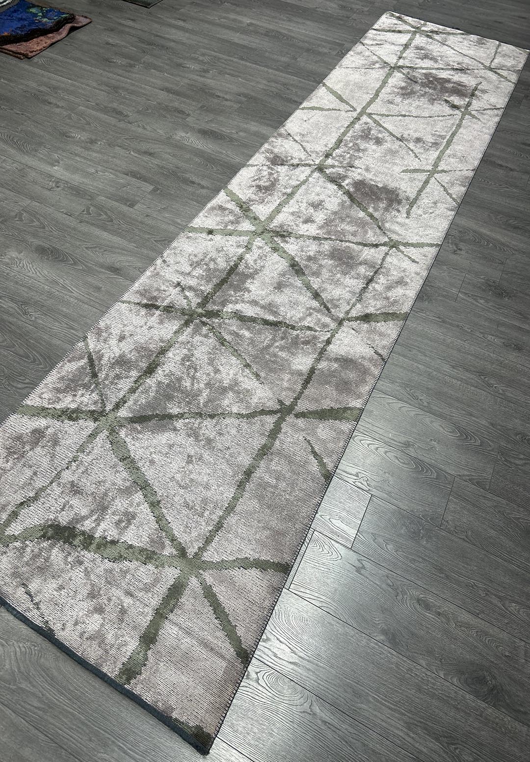 I000569
