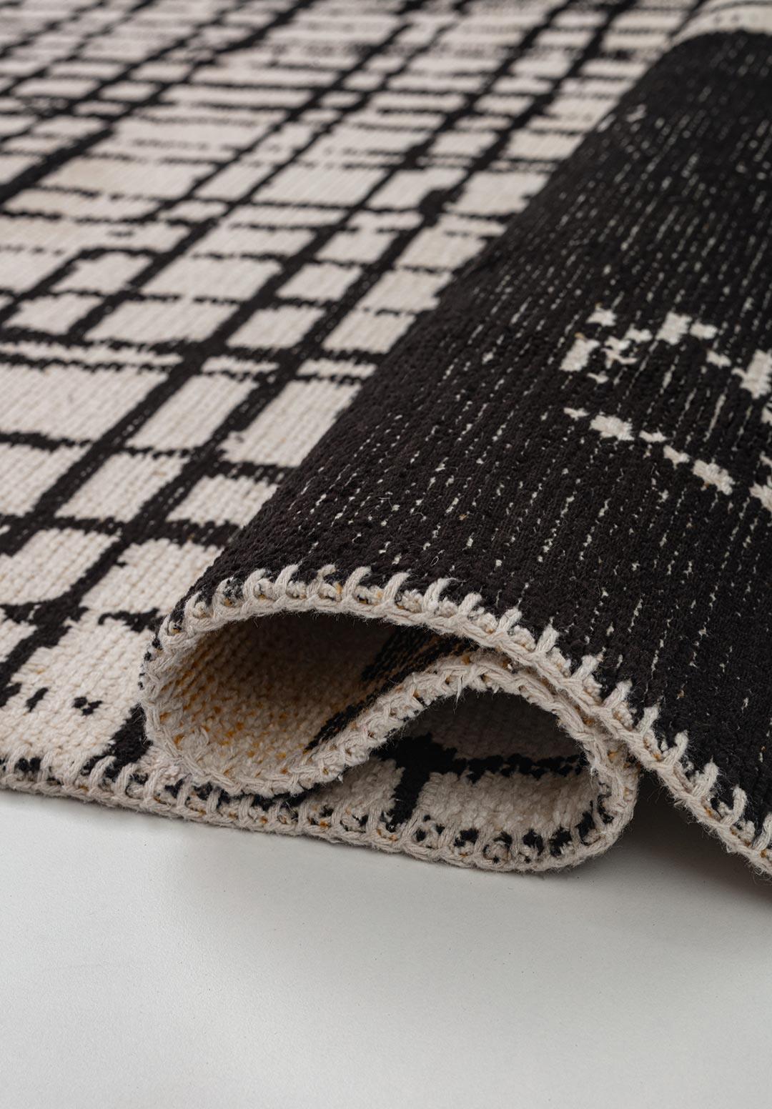 EDINBURGH BLACK - GOLD - ECRU RUG