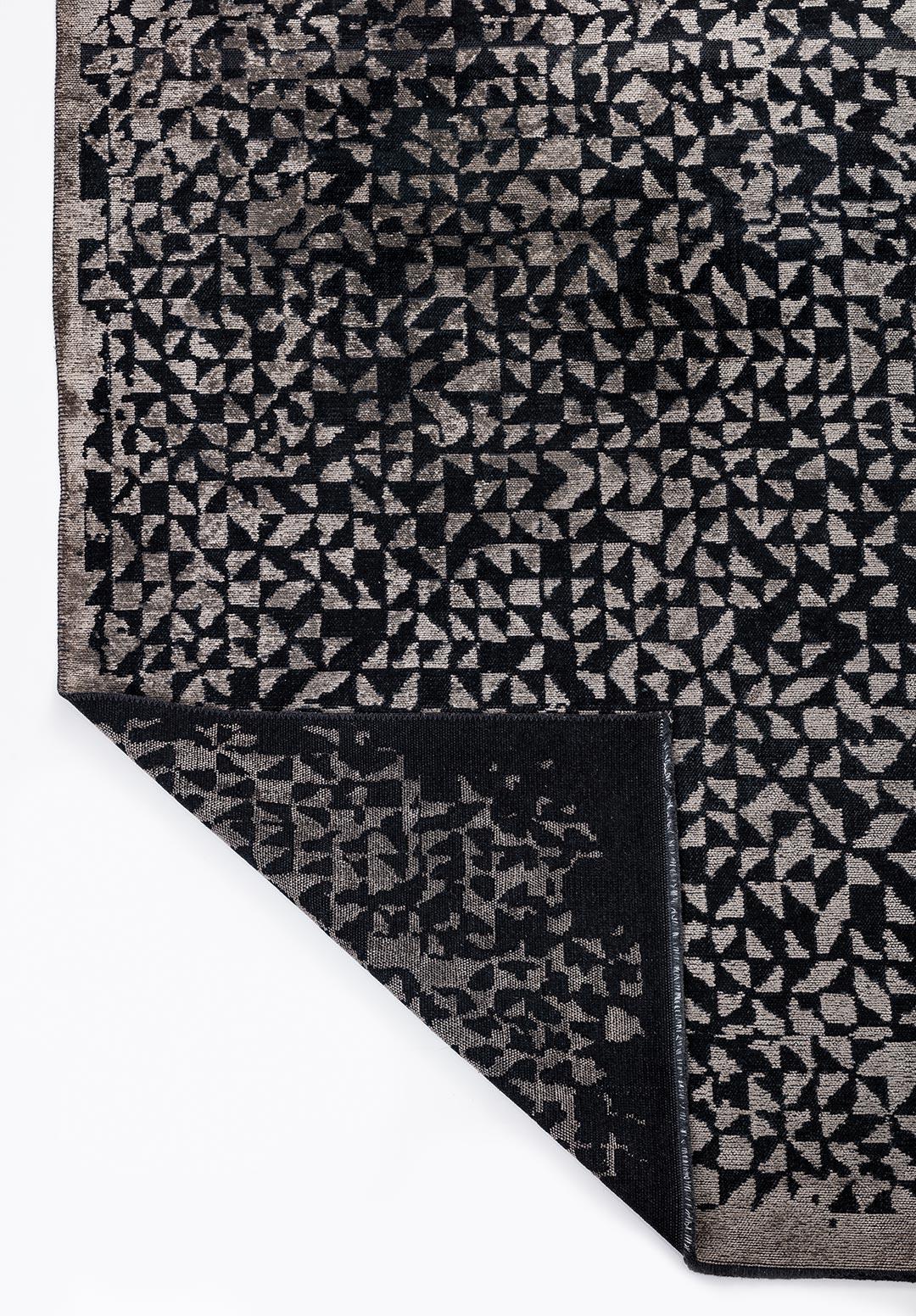 BOLOGNA MATTE BLACK - BEIGE RUG