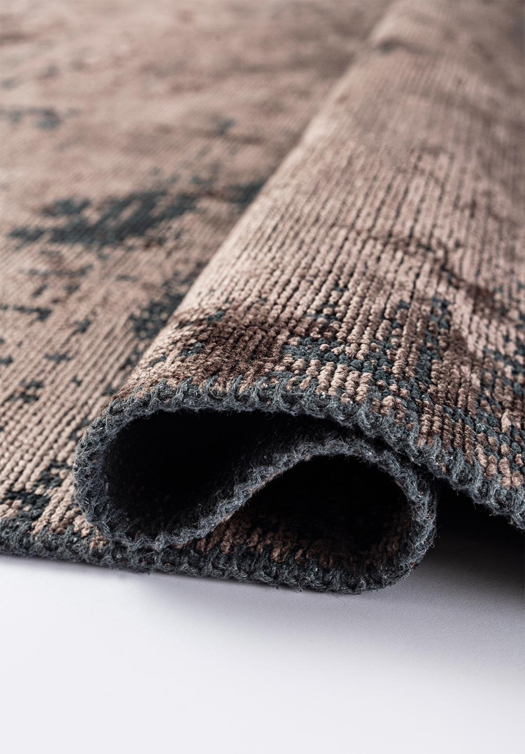 SPACE KOYU VİZON - MAT SİYAH HALI