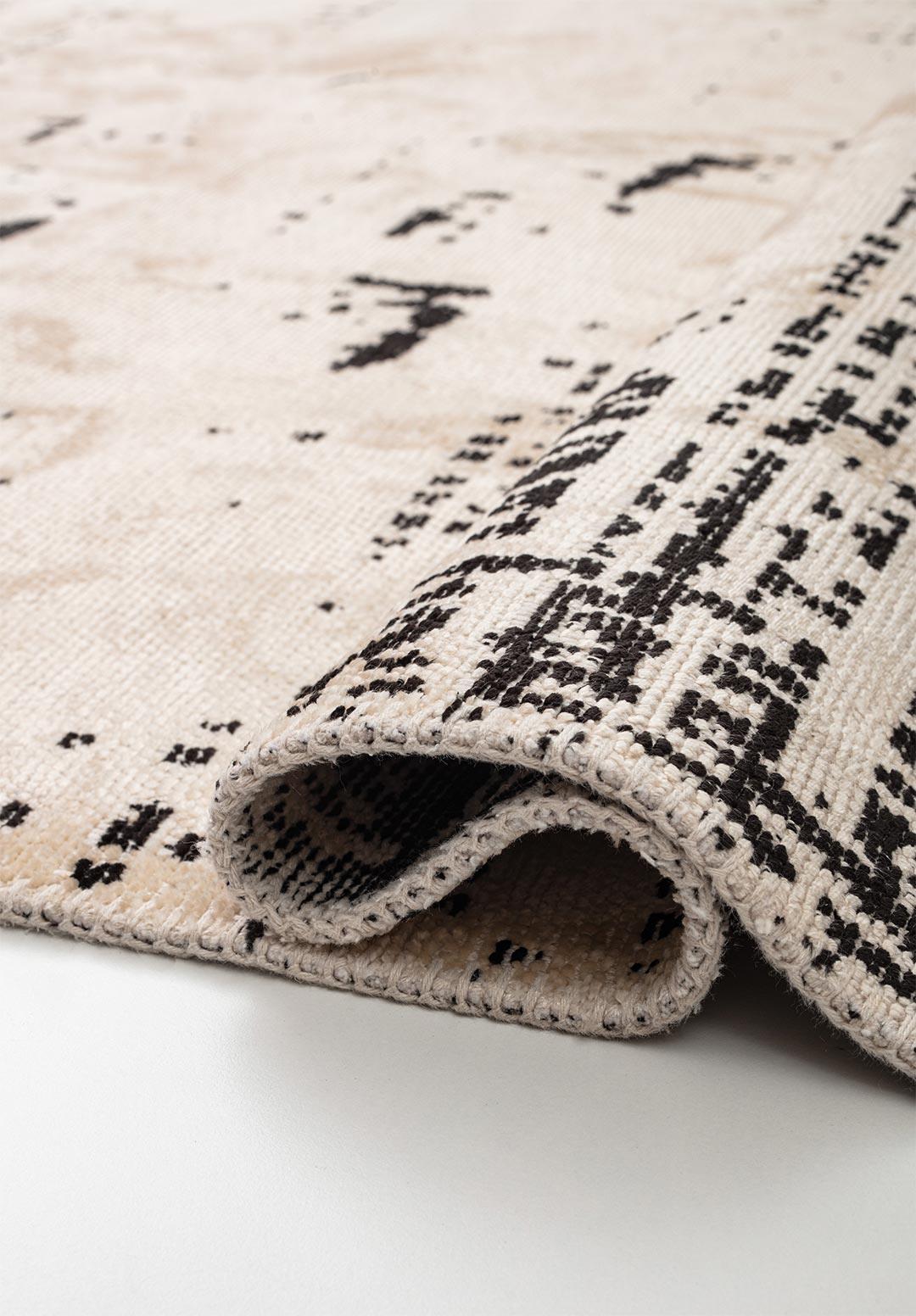 SPACE ECRU - BLACK RUG