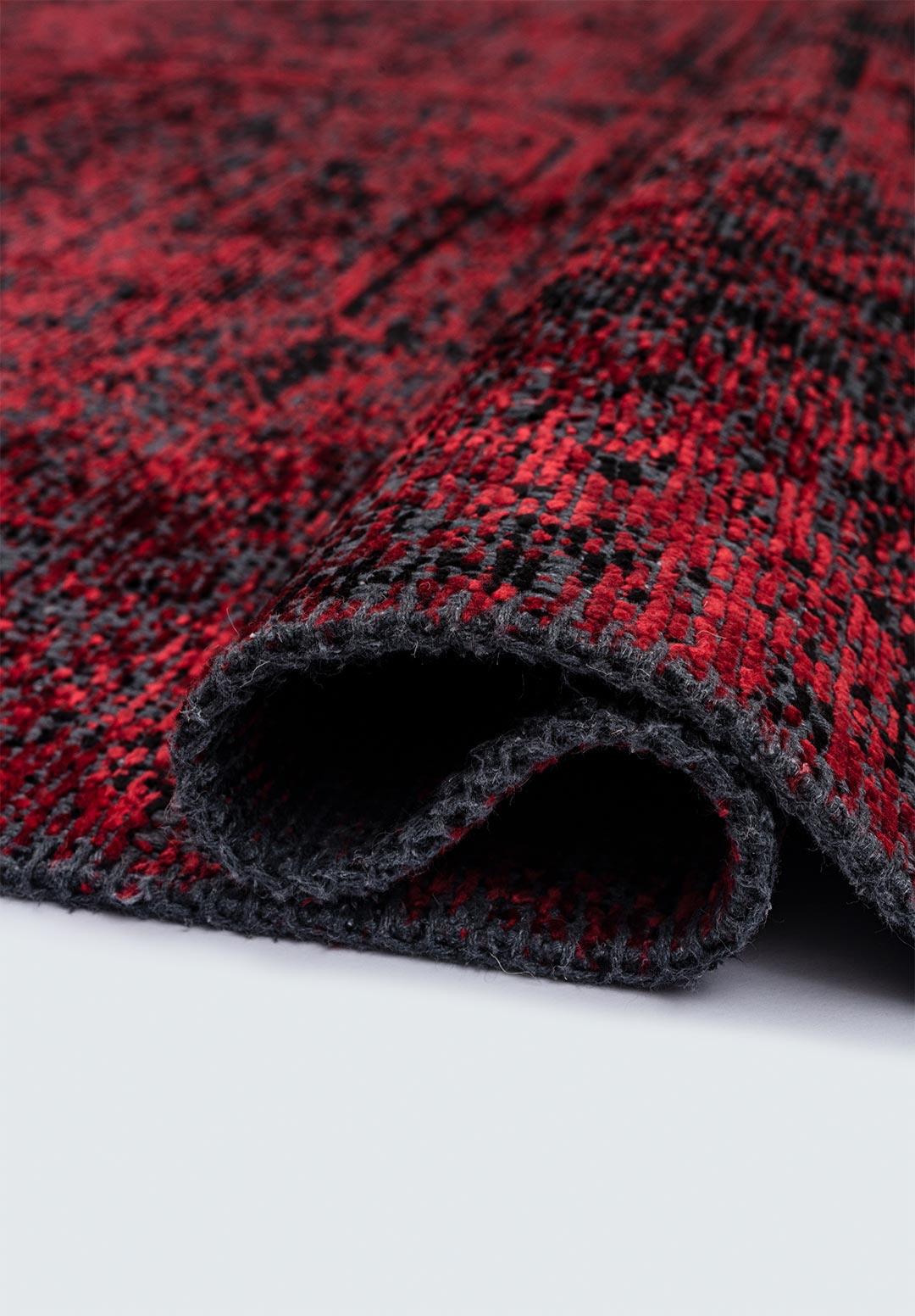 TILE BLACK - RED RUG