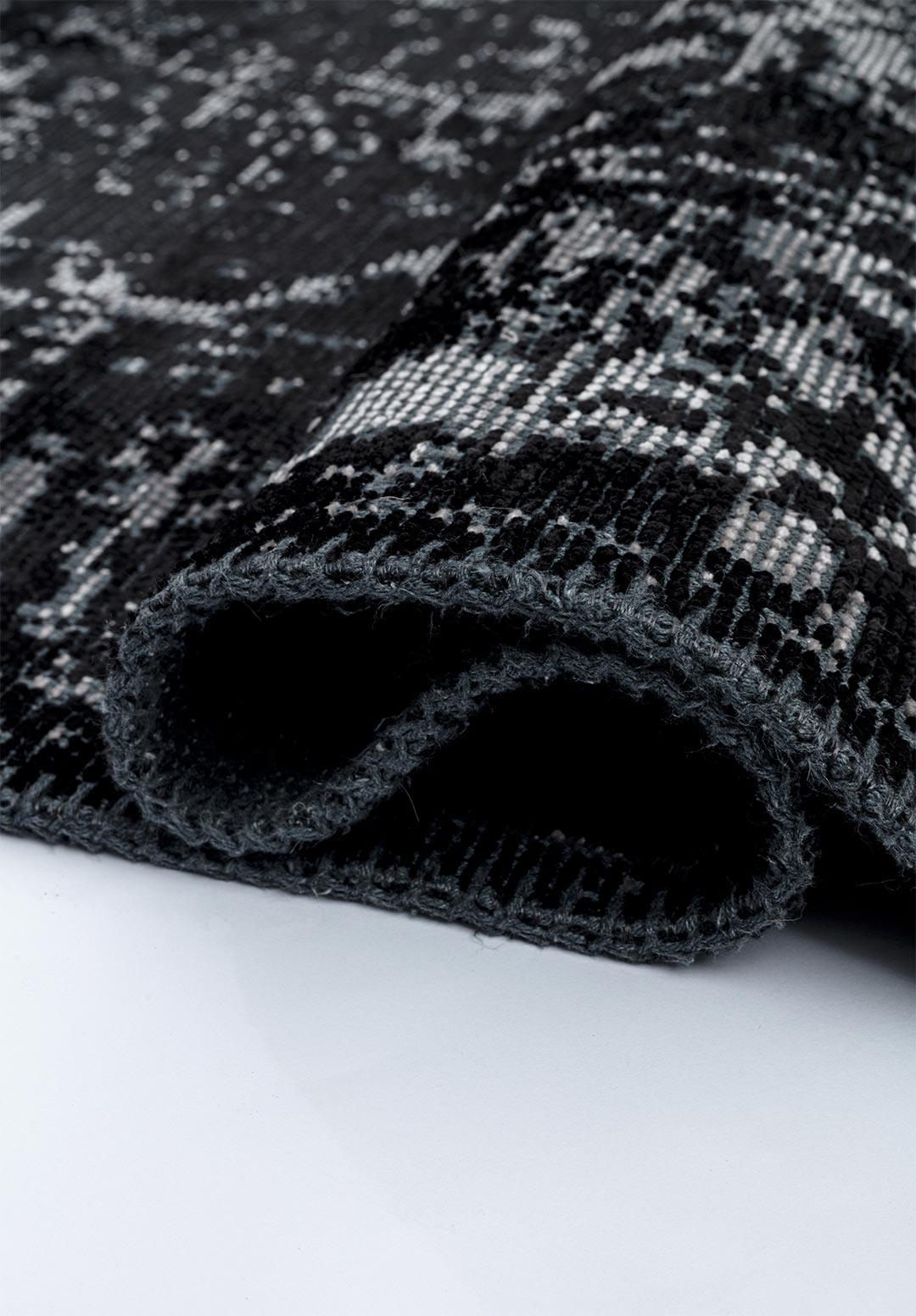 IVY BLACK - LIGHT CREAM RUG