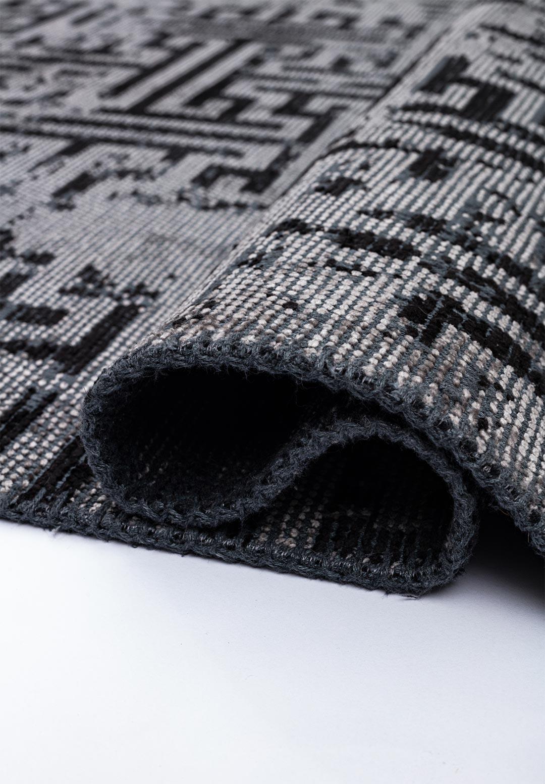 LABYRINTH GREY - BLACK RUG