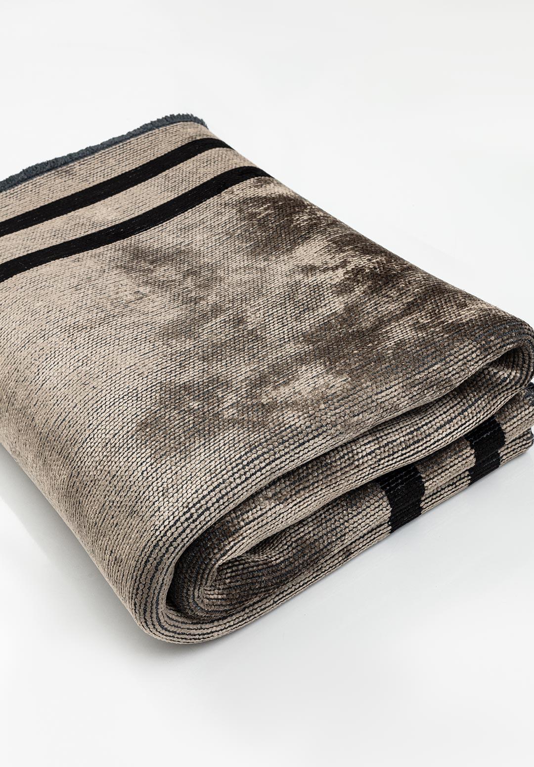 TWIST FINDIK - SİYAH HALI