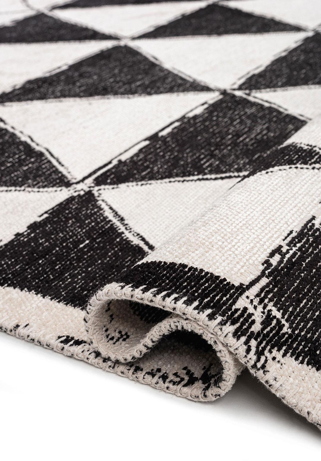 SIERRA BLACK - ECRU RUG