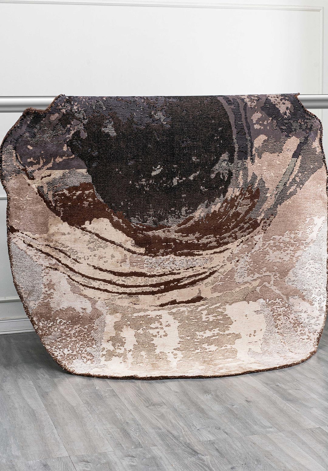 CRATER ASH HALI