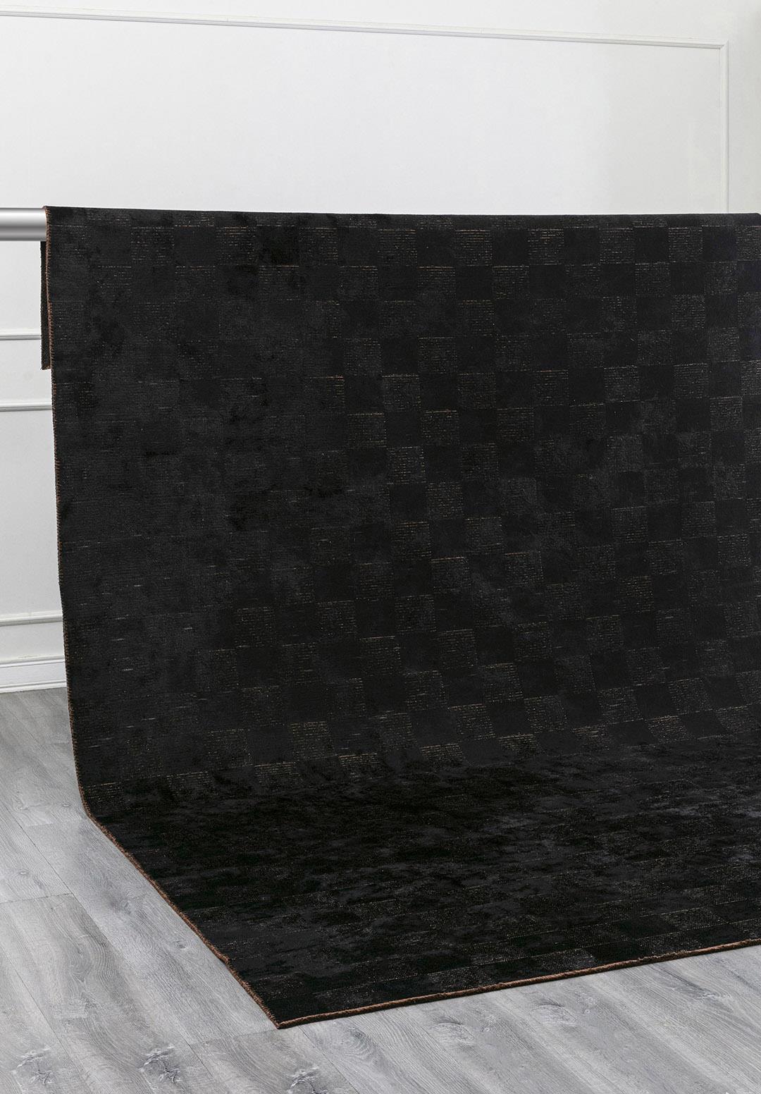 CHECKERS BLACK RUG