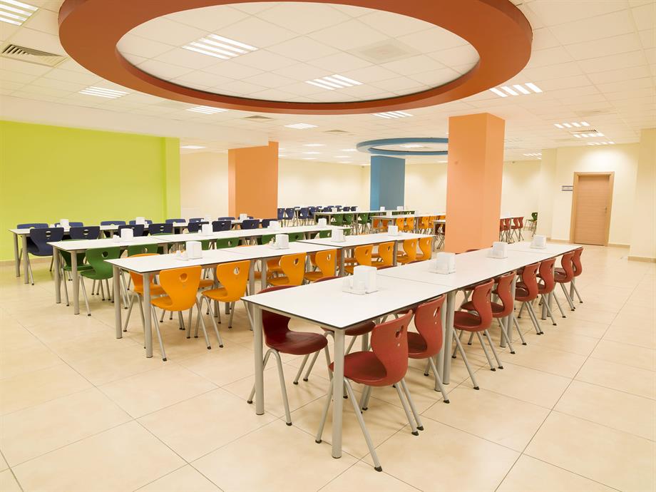 TOYS KANTİN MASASI 140CM