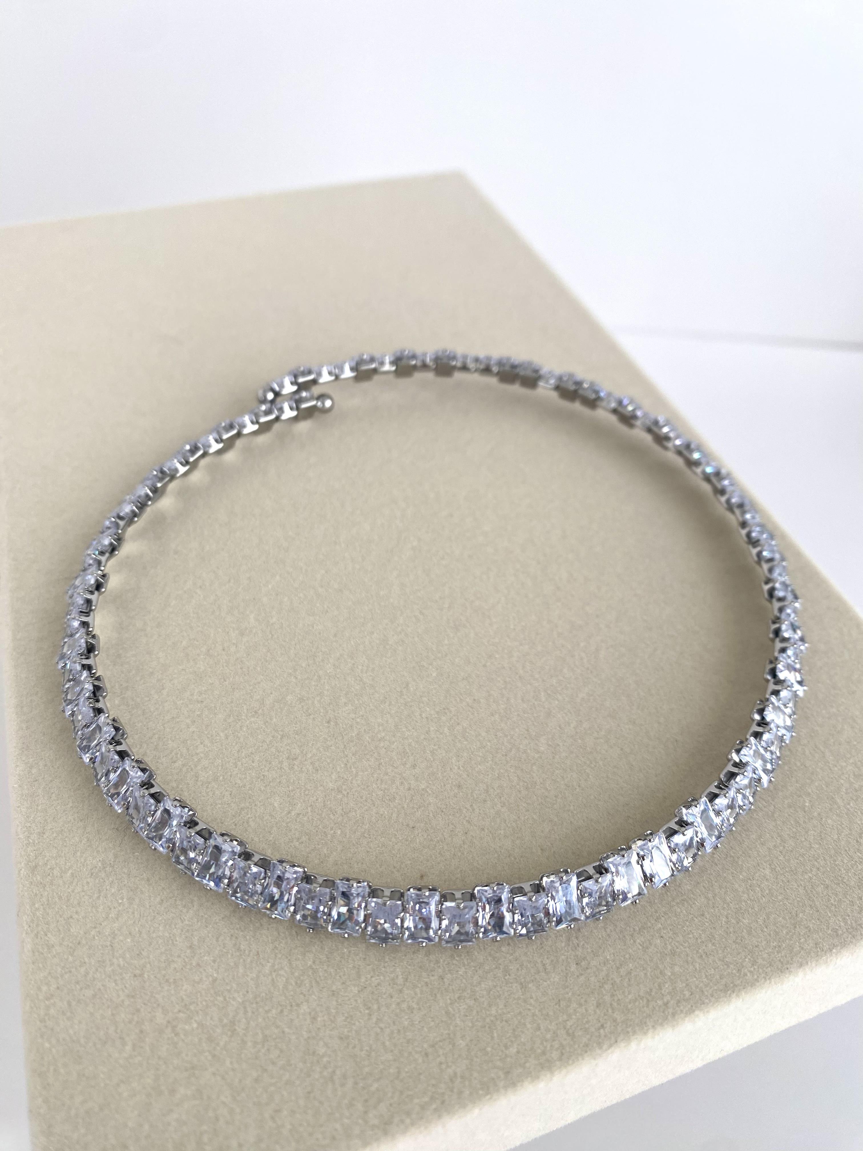 Baget Taşlı Su Yolu Choker Kolye - Silver
