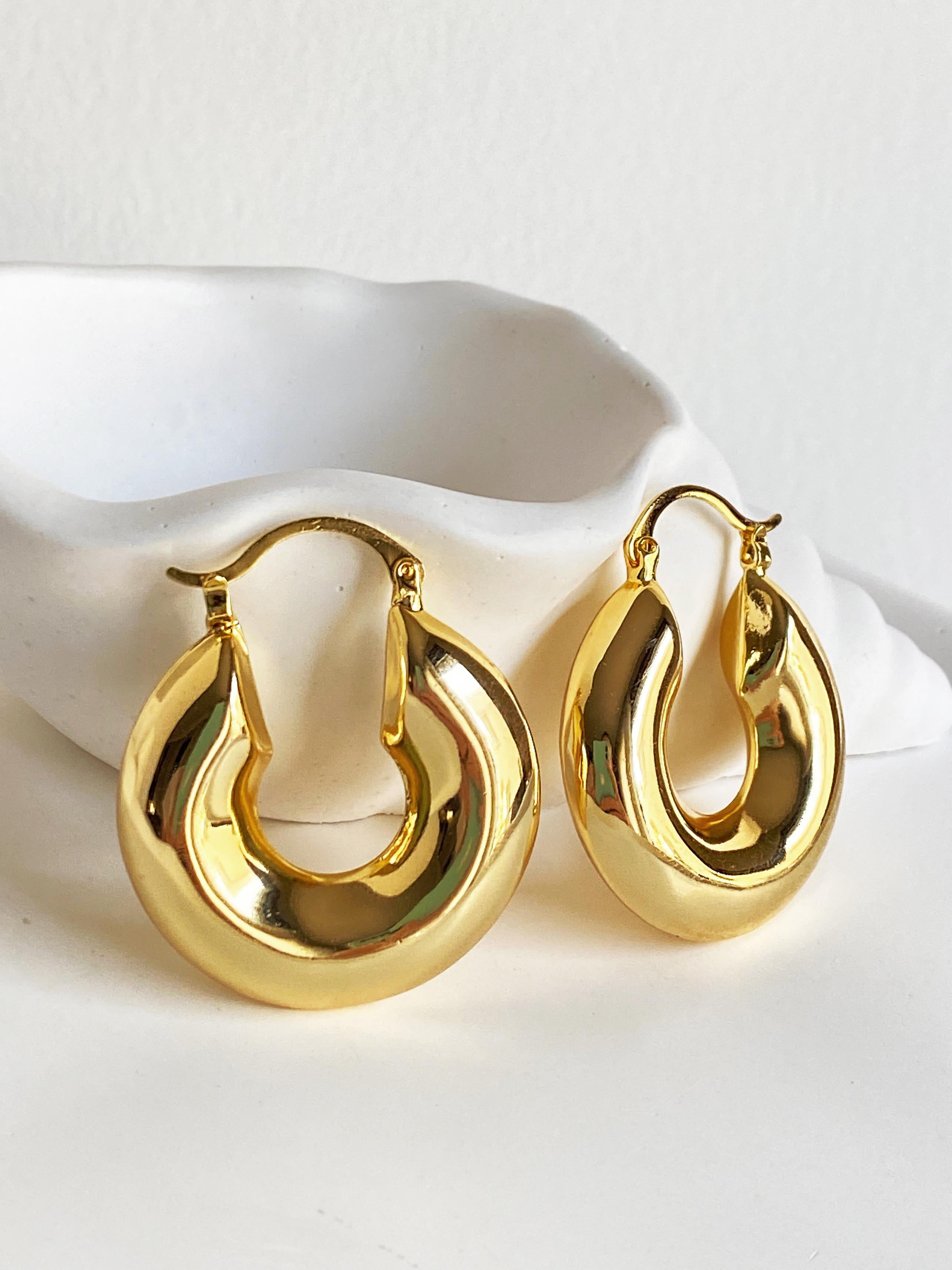 Kalın Bombeli Çelik Halka Küpe