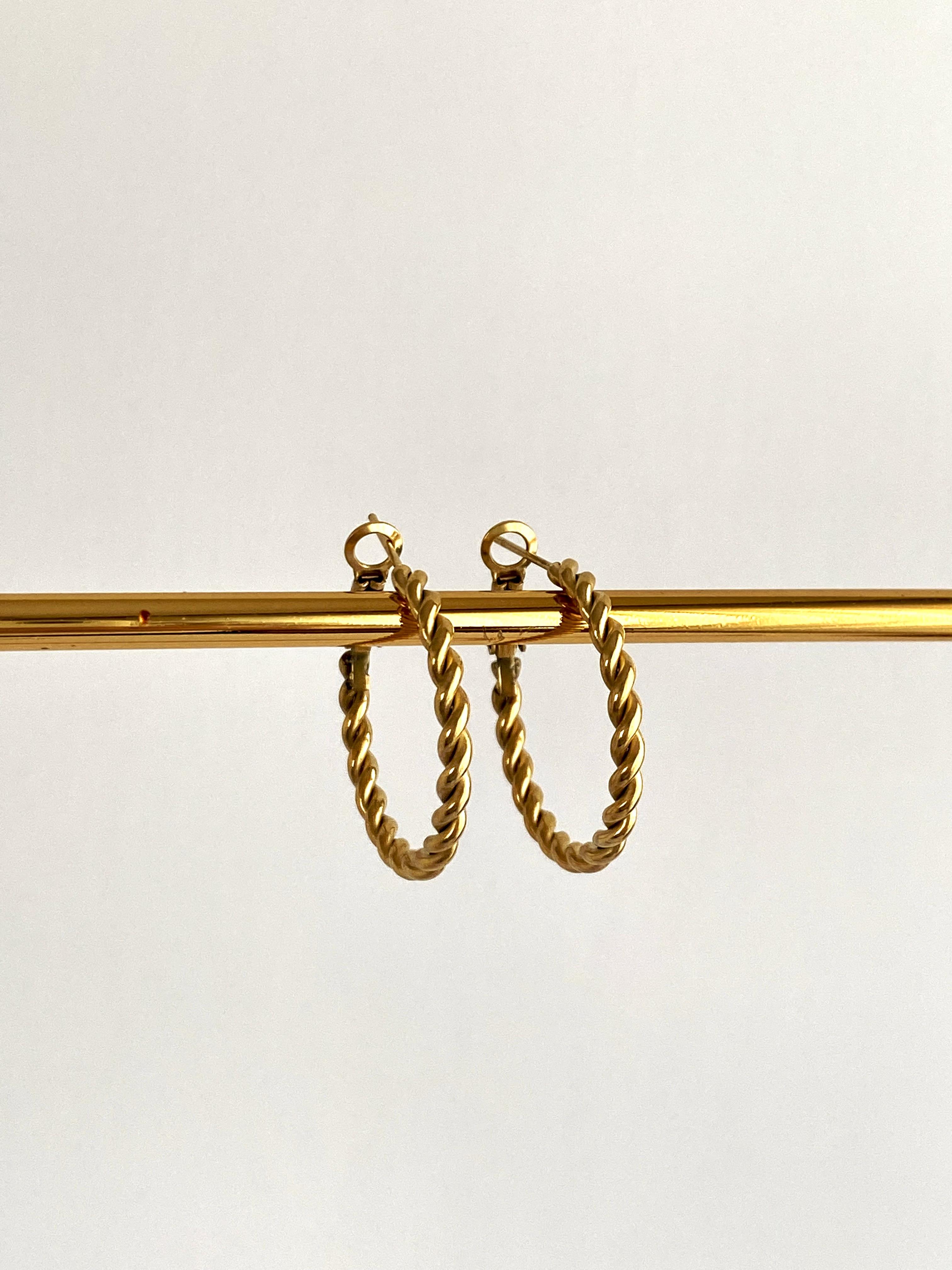 Orta Boy Burgu Çelik Halka Küpe