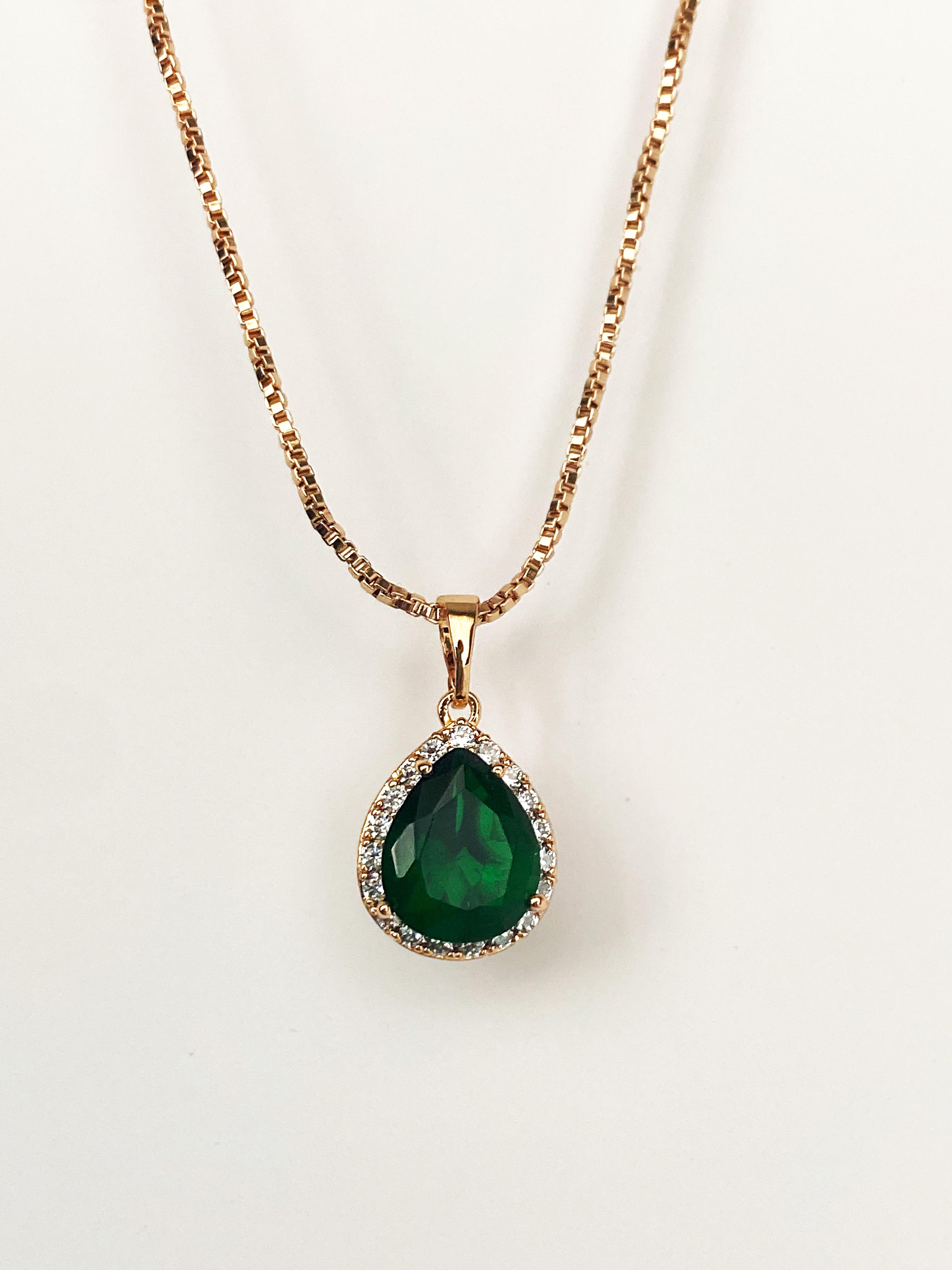 Rodyum Kaplamalı Yeşil Badem Zirkon Taşlı Vintage Kolye