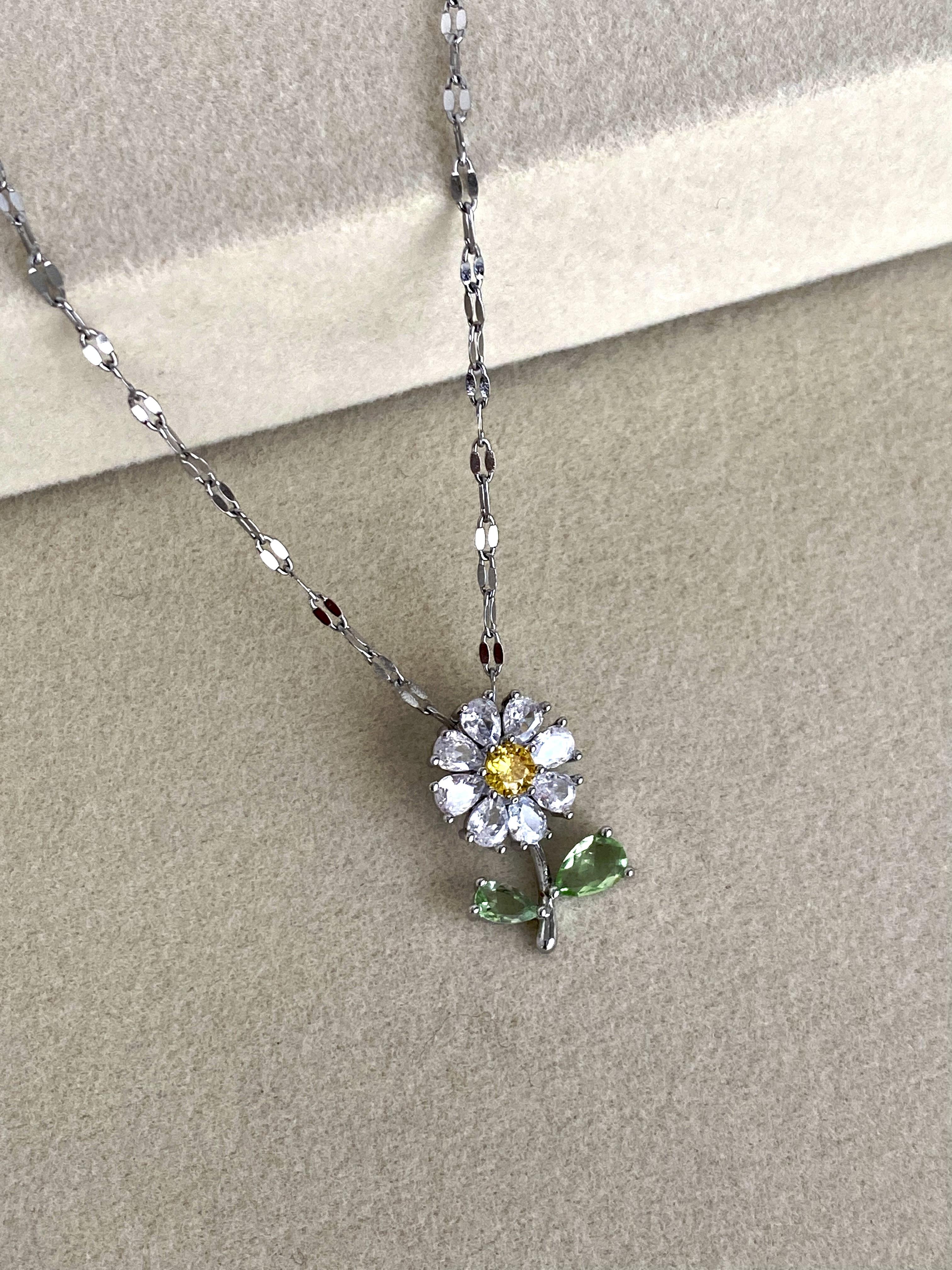 Zirkon Taşlı Papatya Çelik Kolye - Silver