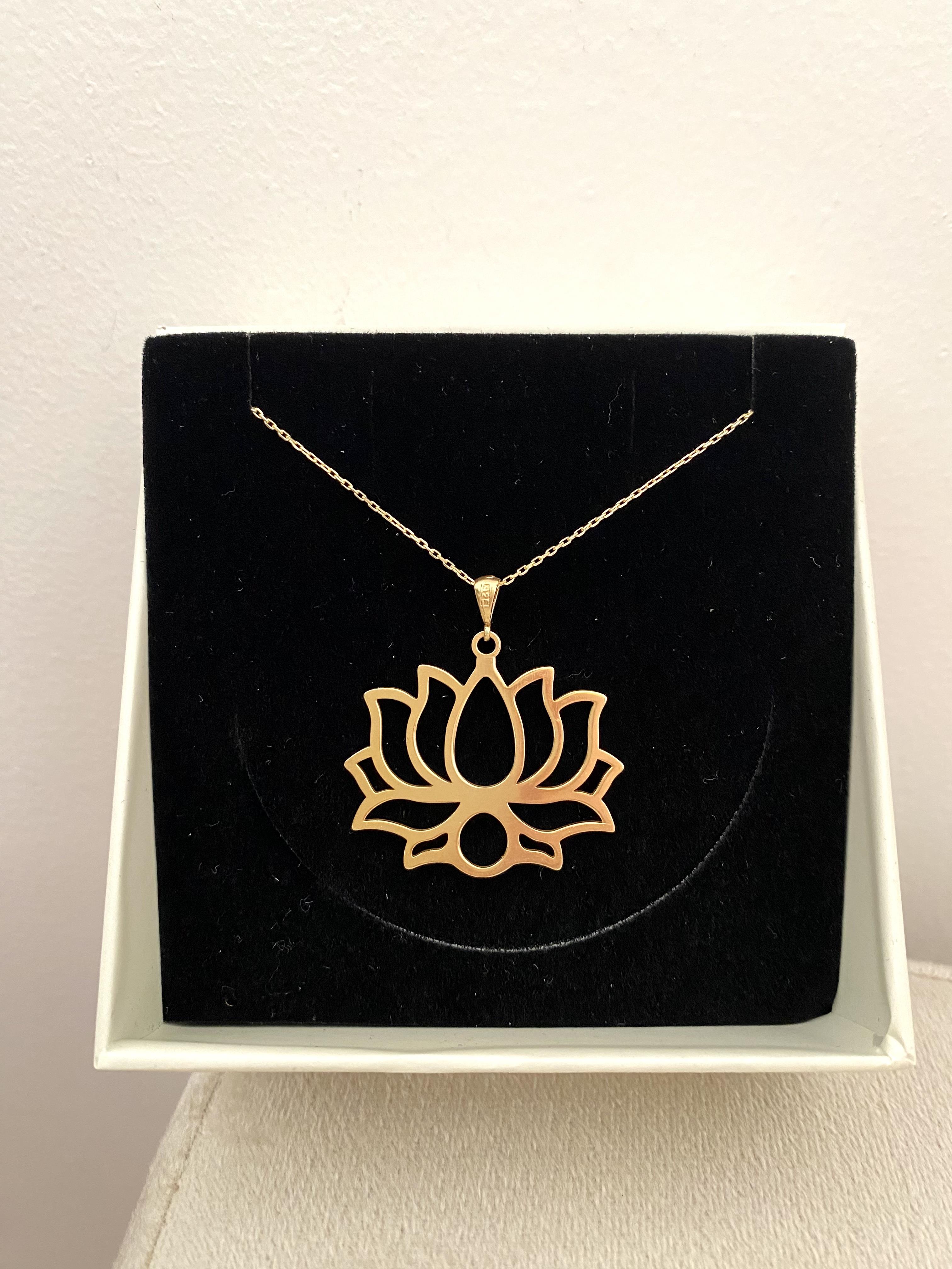 925 Ayar Gümüş Ada Lotus Kolye-Büyük Boy
