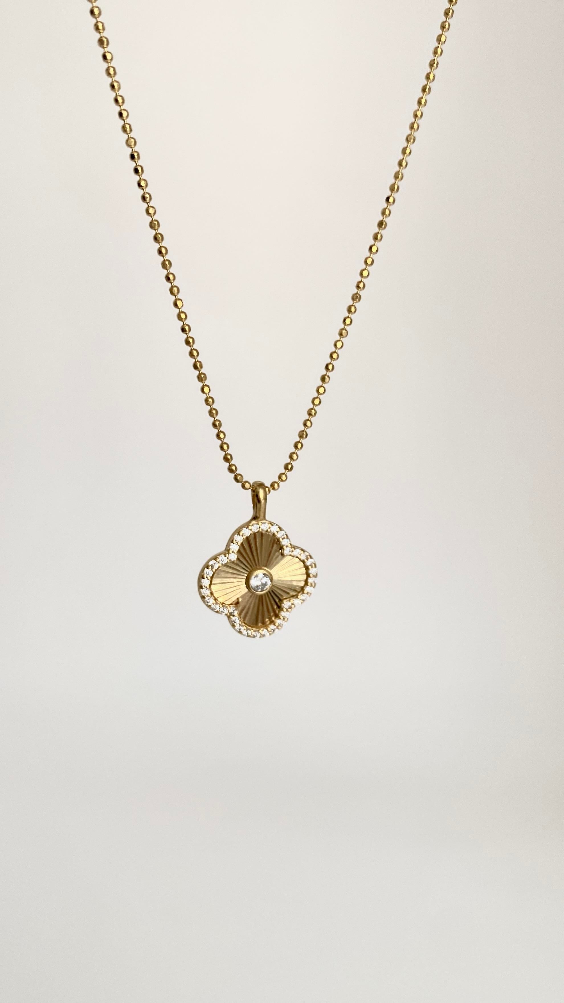 925 Ayar Gümüş Zirkon Taşlı Yonca Kolye