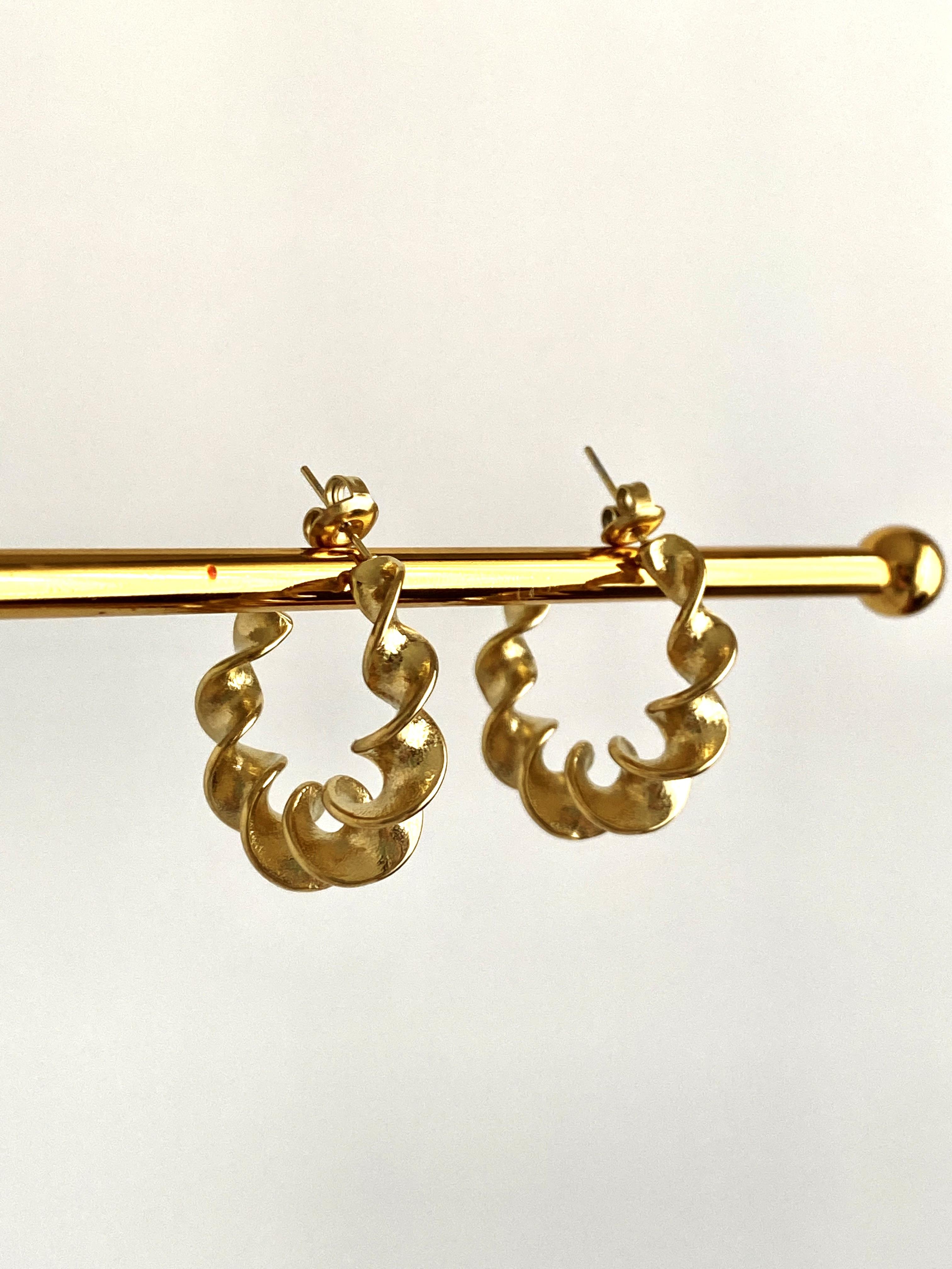 Burgu Çelik Halka Küpe