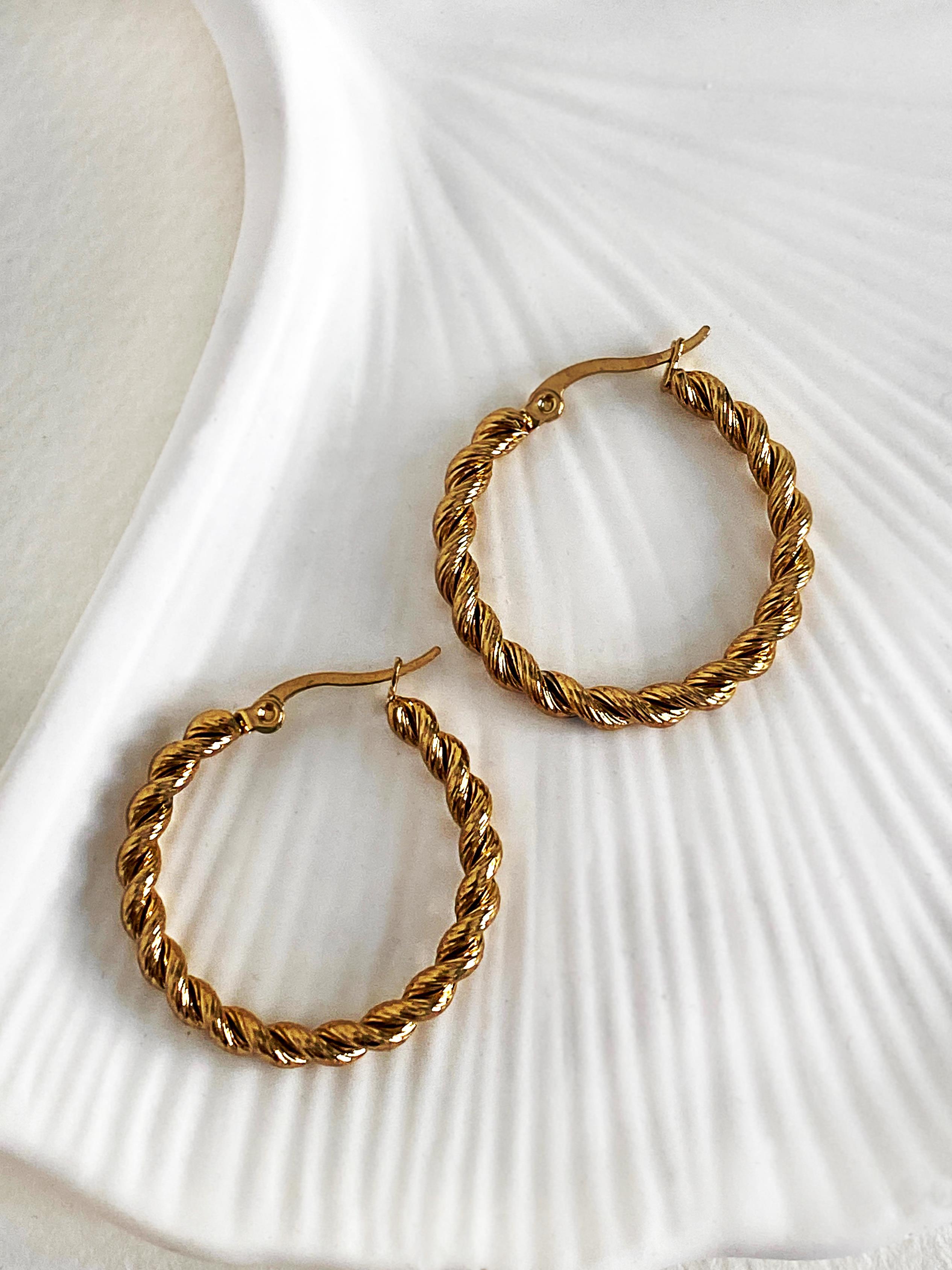 Burgu Halka Çelik Küpe