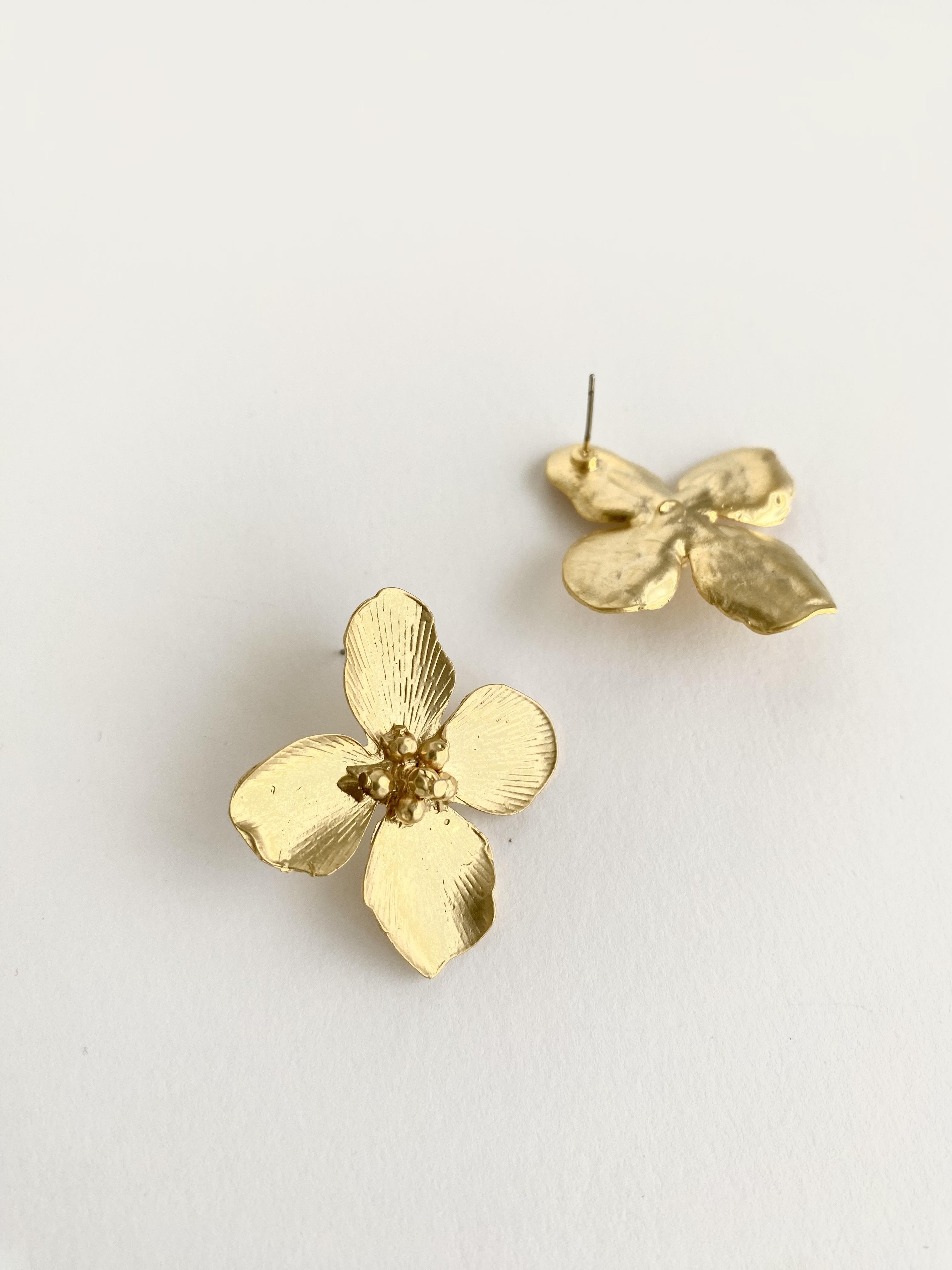 Dört Yaprak Çiçek Küpe - Mat