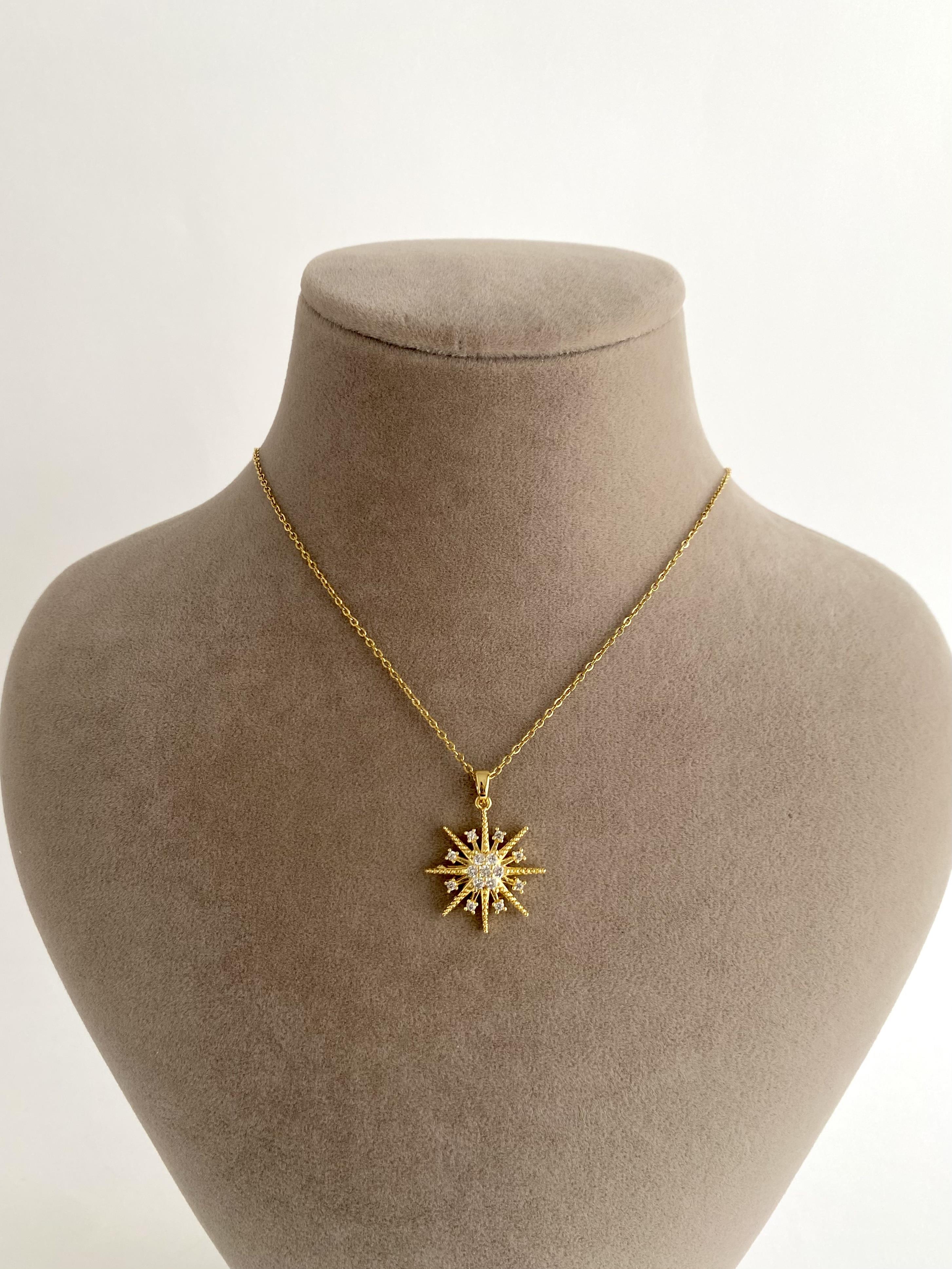 Kar Tanesi Tasarımlı Zarif Çelik Kolye- Gold