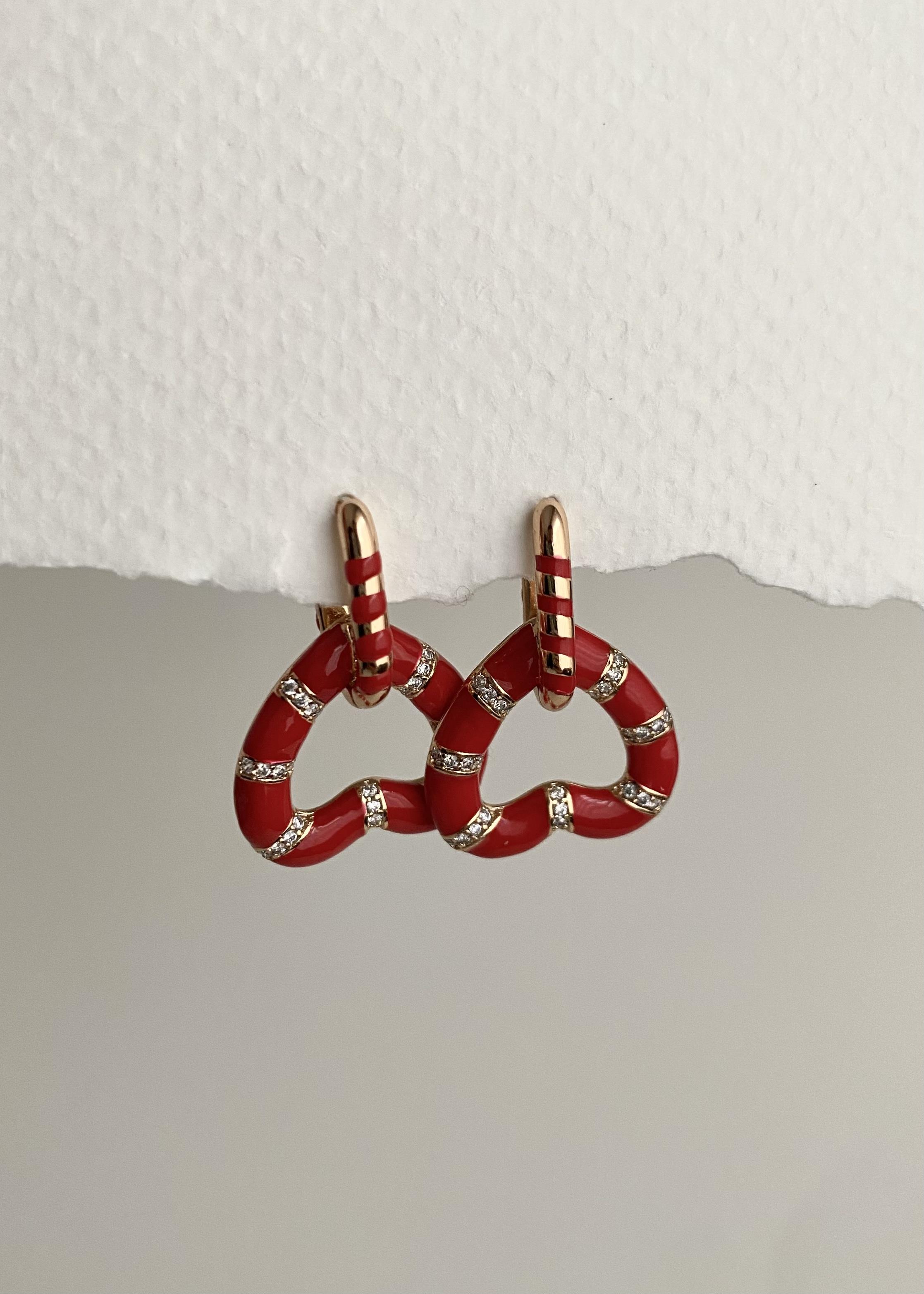 Kırmızı Mine Kaplamalı Kalp Küpe