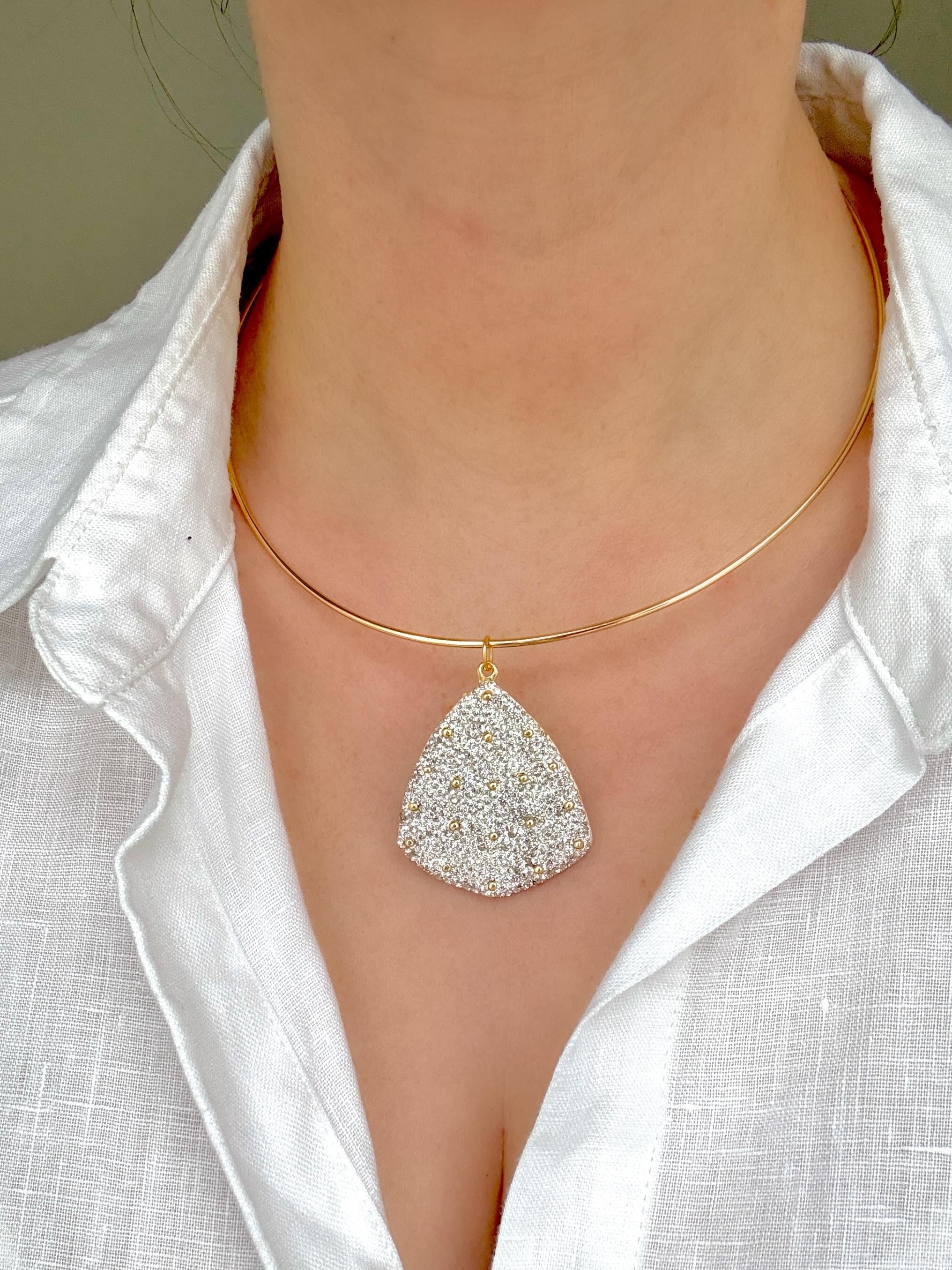 Markazit Taşlı Kalkan Halka Kolye- Beyaz