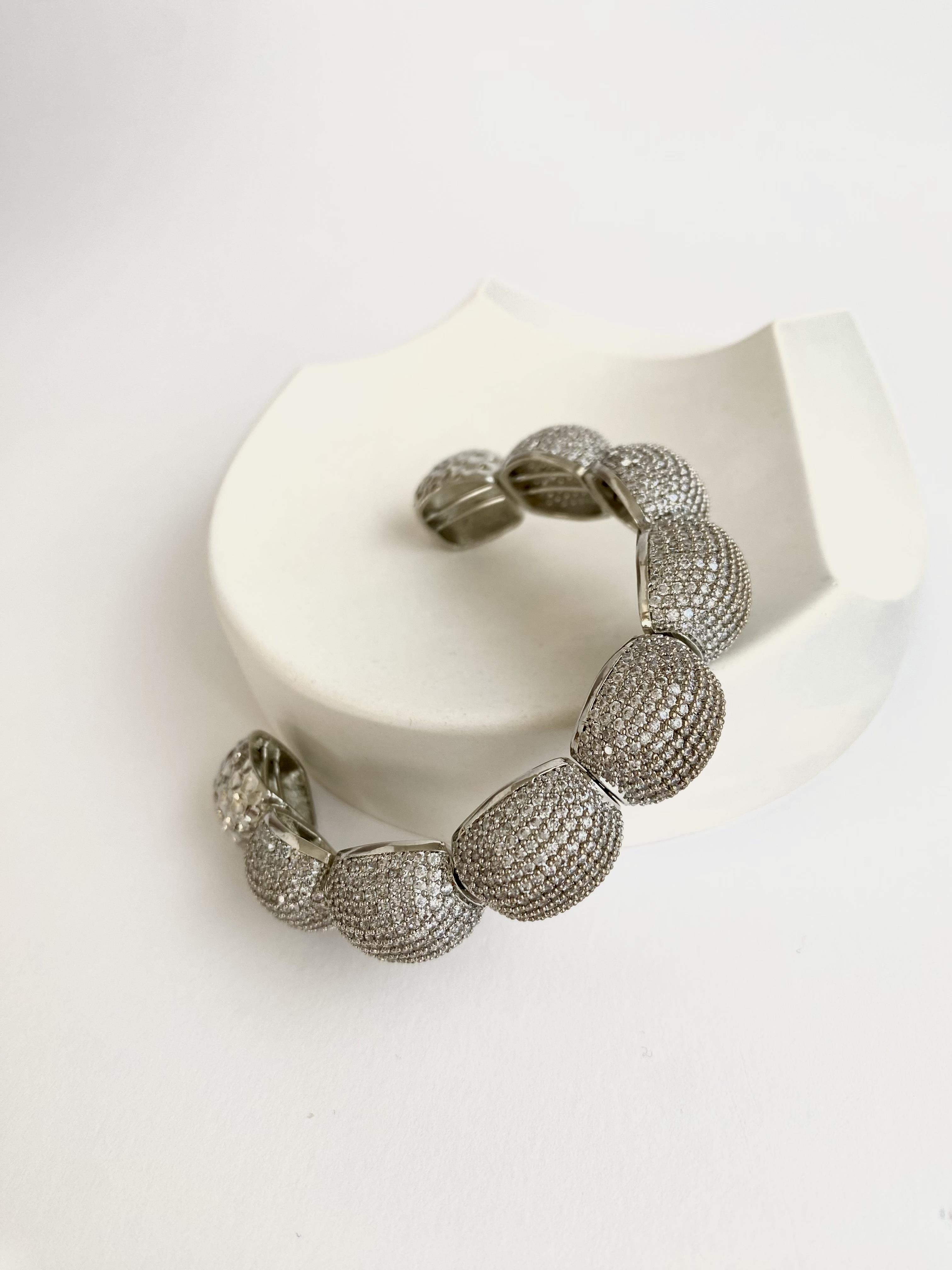 Özel Tasarım Zirkon Taşlı Bombeli Tasarım Esnek Bileklik - Silver