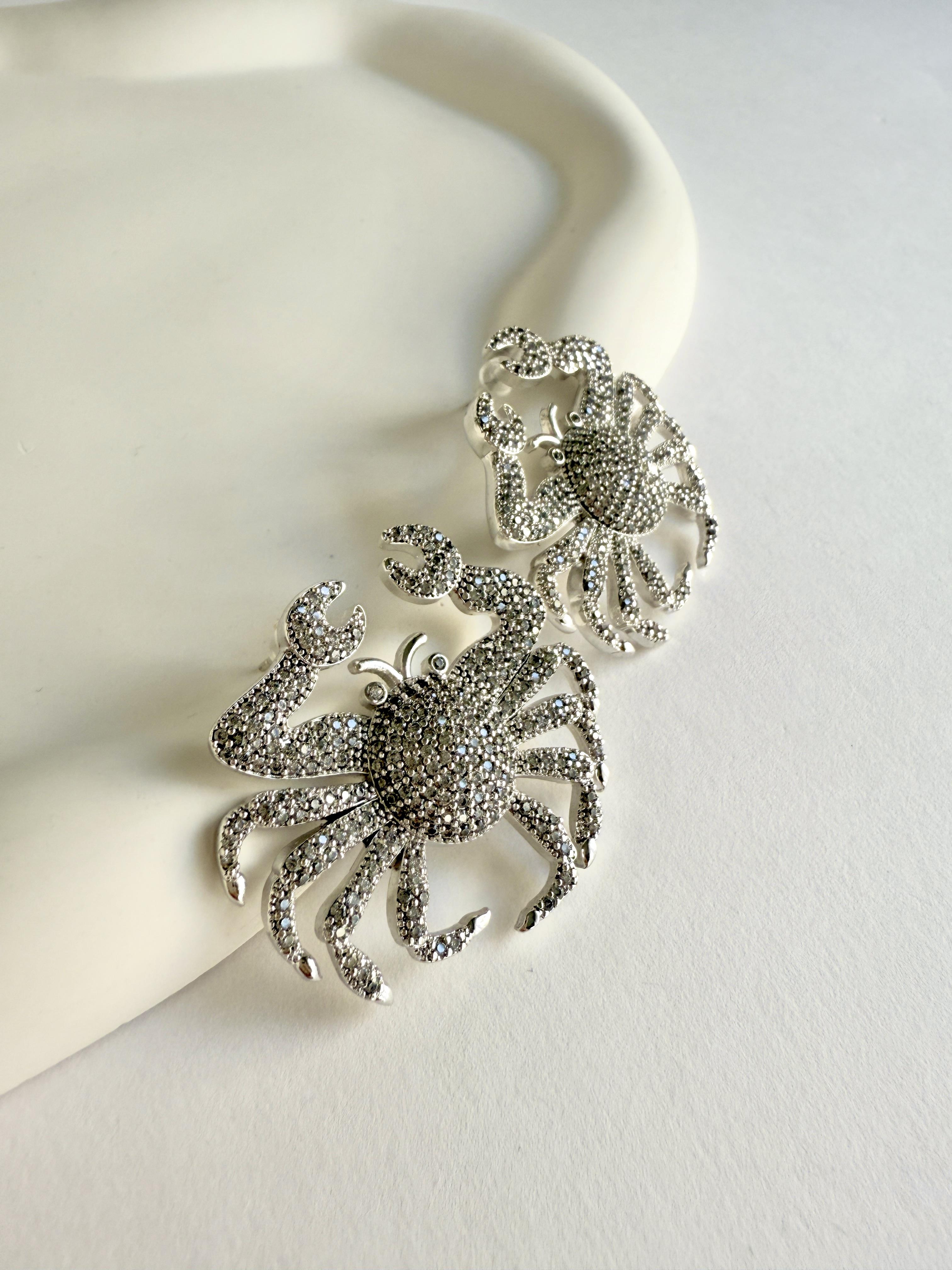 Özel Tasarım Zirkon Taşlı Yengeç Küpe - Beyaz