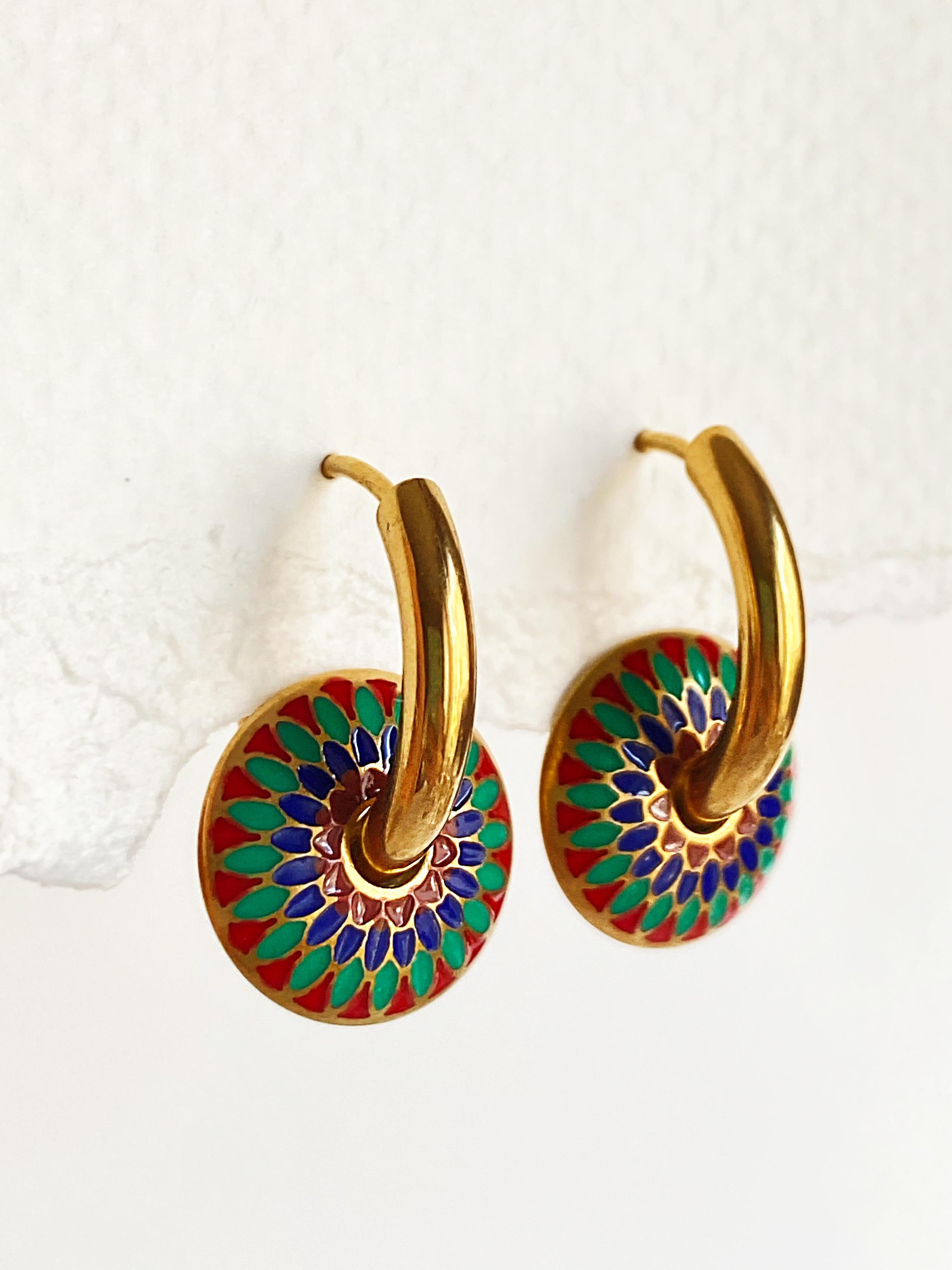 Renkli Charmlı Çelik Halka Küpe