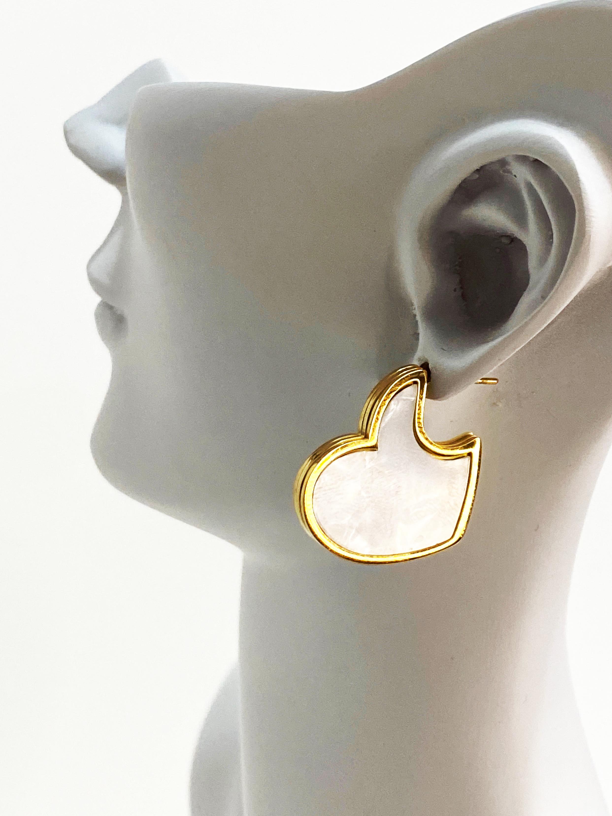 Sedef Kaplamalı Kalpli Çelik Küpe