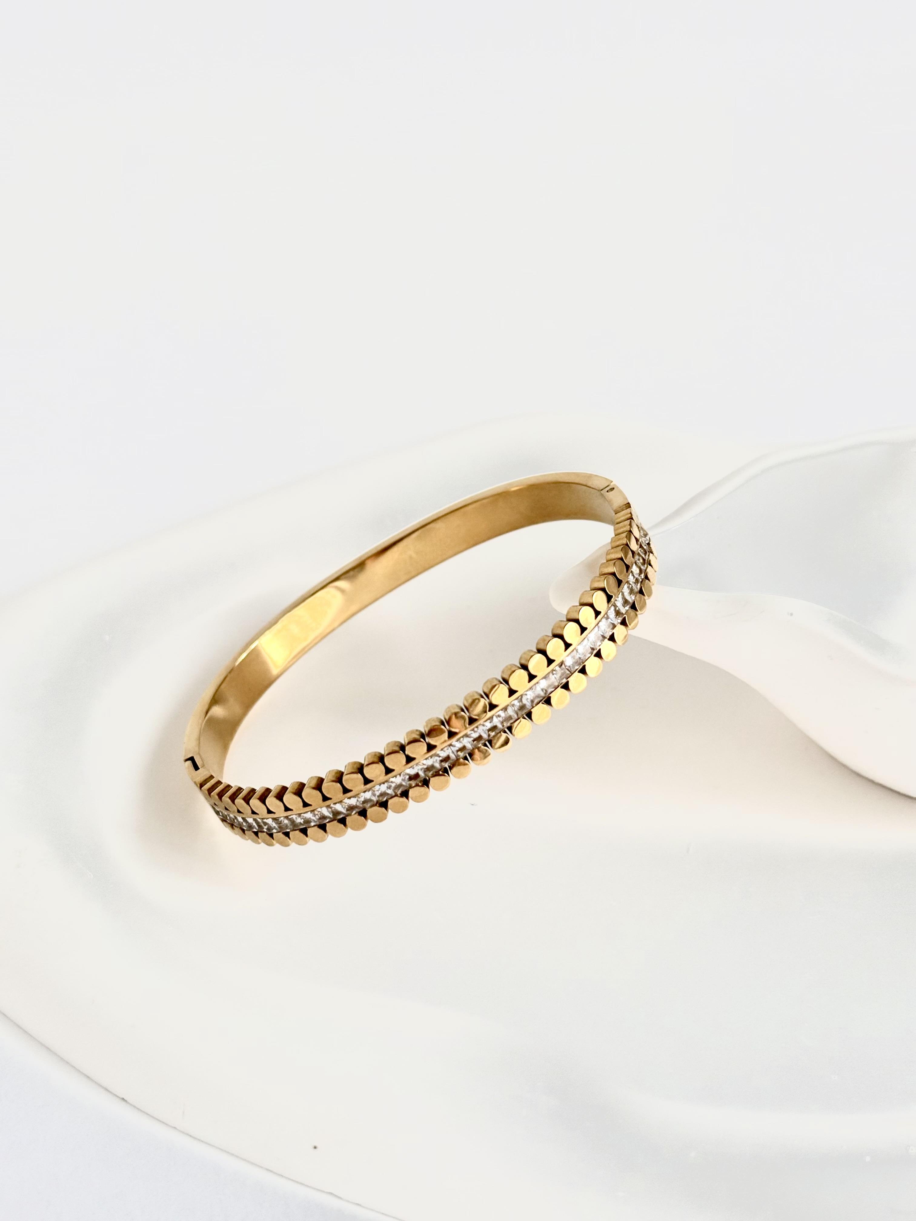 Sıra Taşlı Çelik Bileklik