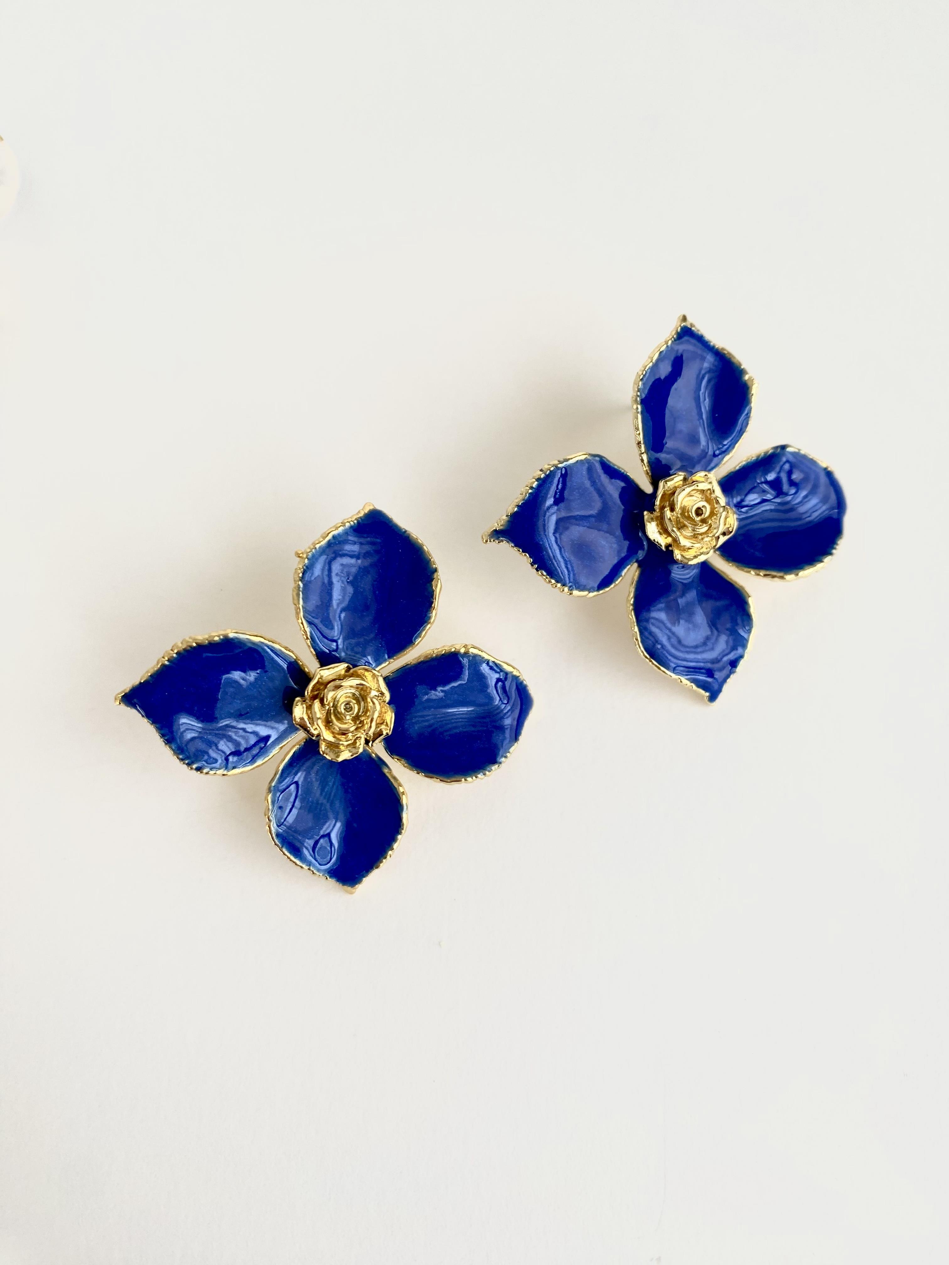 Tasarım Mineli Çiçek Küpe - Lacivert