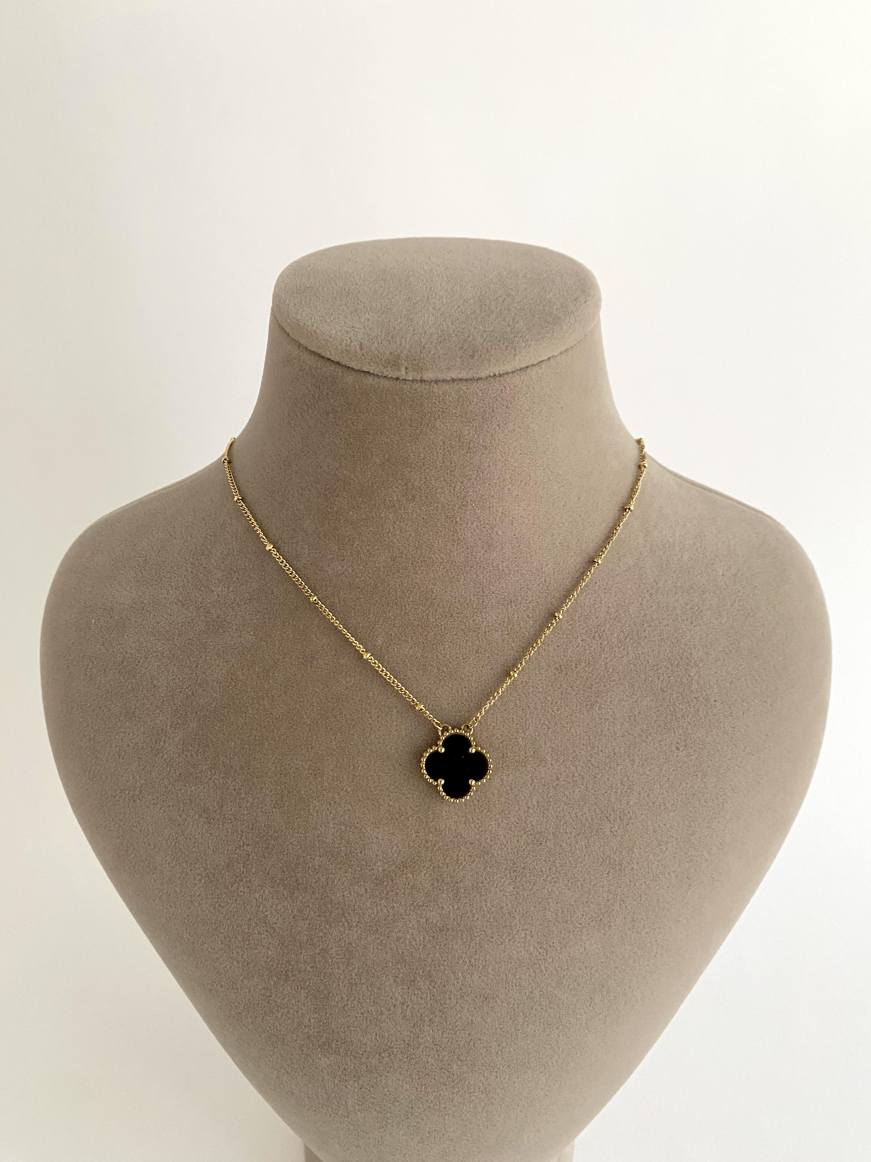 Yonca Uçlu Çelik Zincir Kolye - Siyah