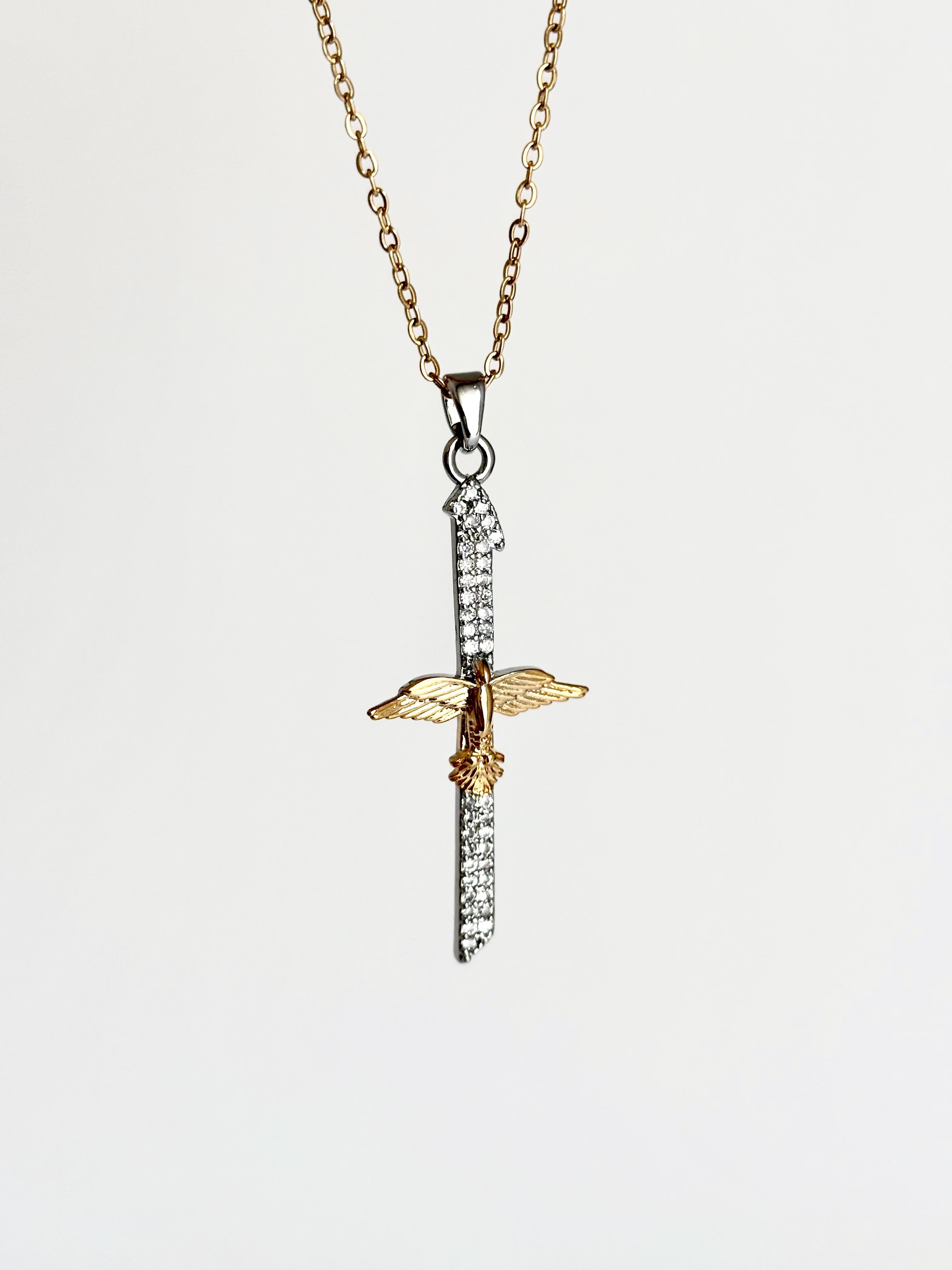 Zirkon Elif Çelik Kolye